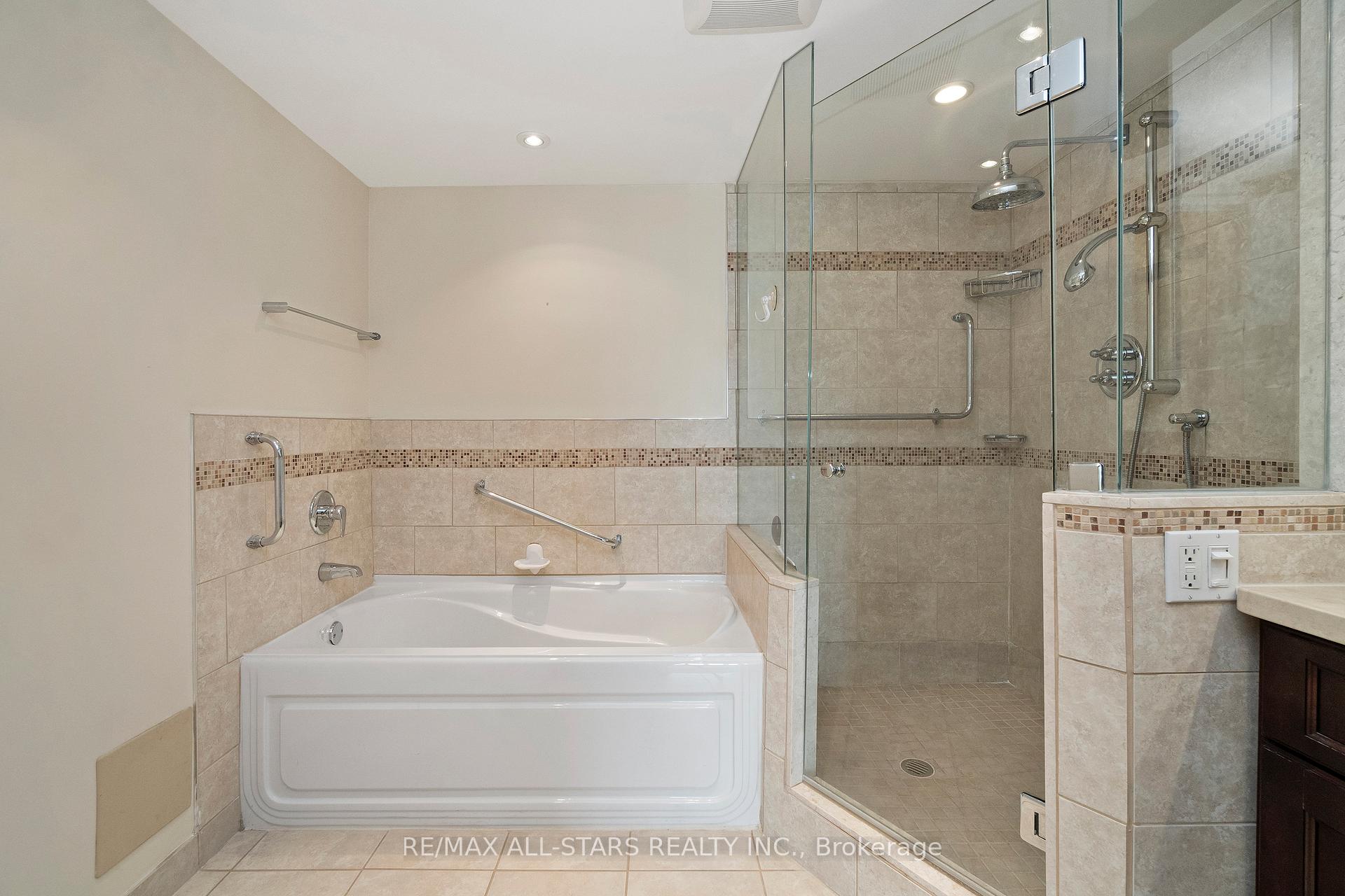 Photo 27 of Unit 822, 25 Austin Drive, Markham, Markville — HOMEH