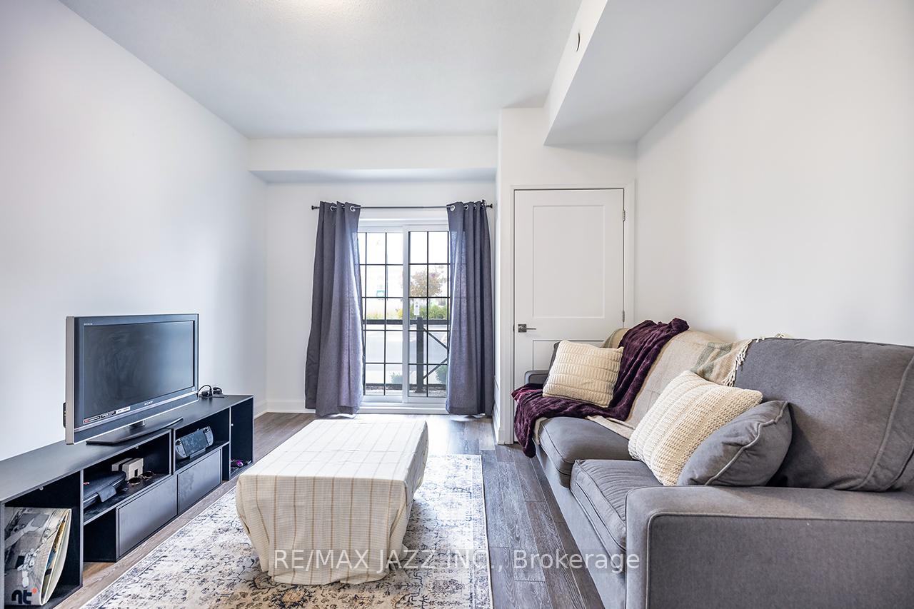 Photo 4 of Unit 126, 50 Lakebreeze Drive, Clarington, Newcastle — HOMEH
