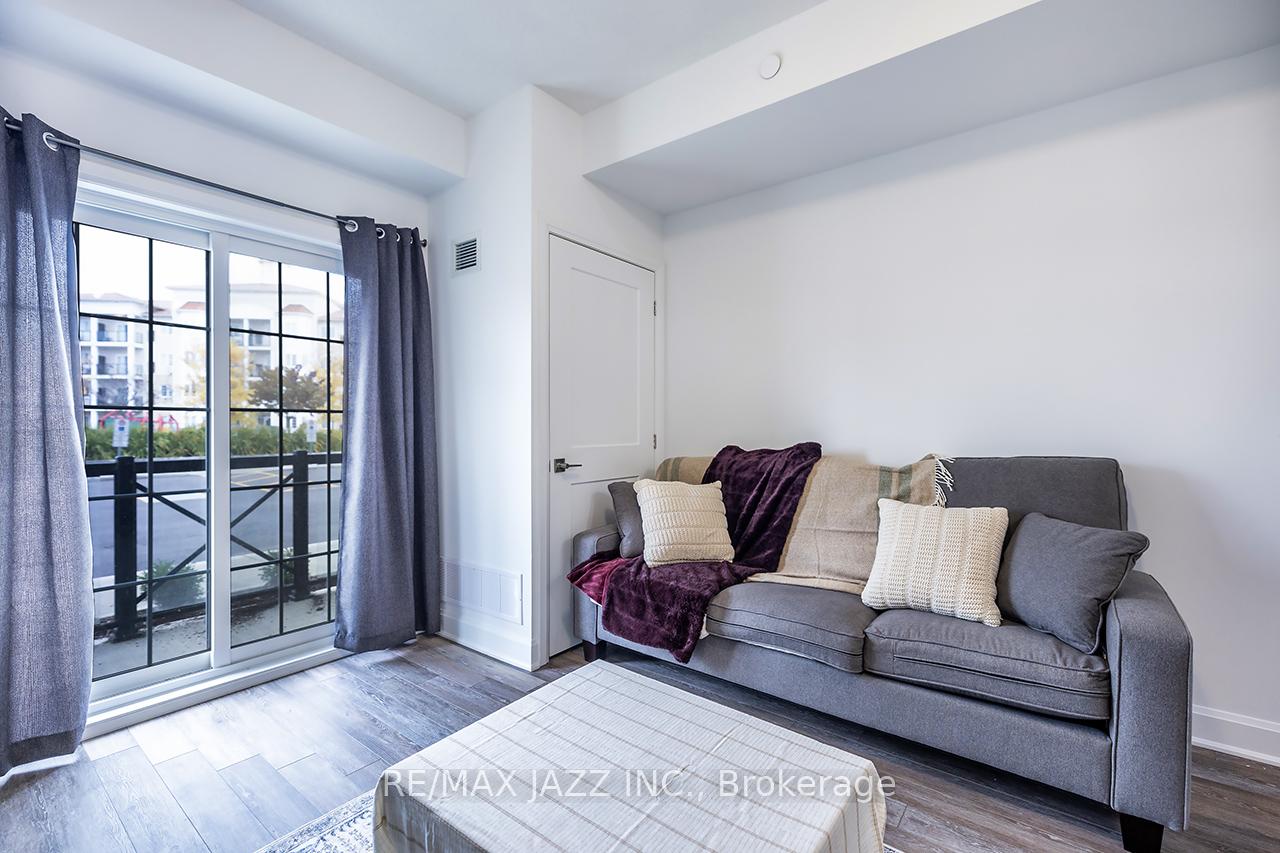 Photo 14 of Unit 126, 50 Lakebreeze Drive, Clarington, Newcastle — HOMEH