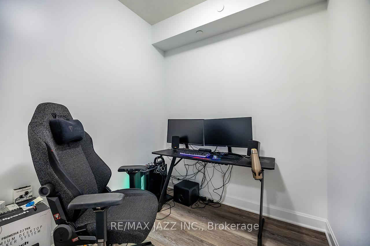 Photo 10 of Unit 126, 50 Lakebreeze Drive, Clarington, Newcastle — HOMEH