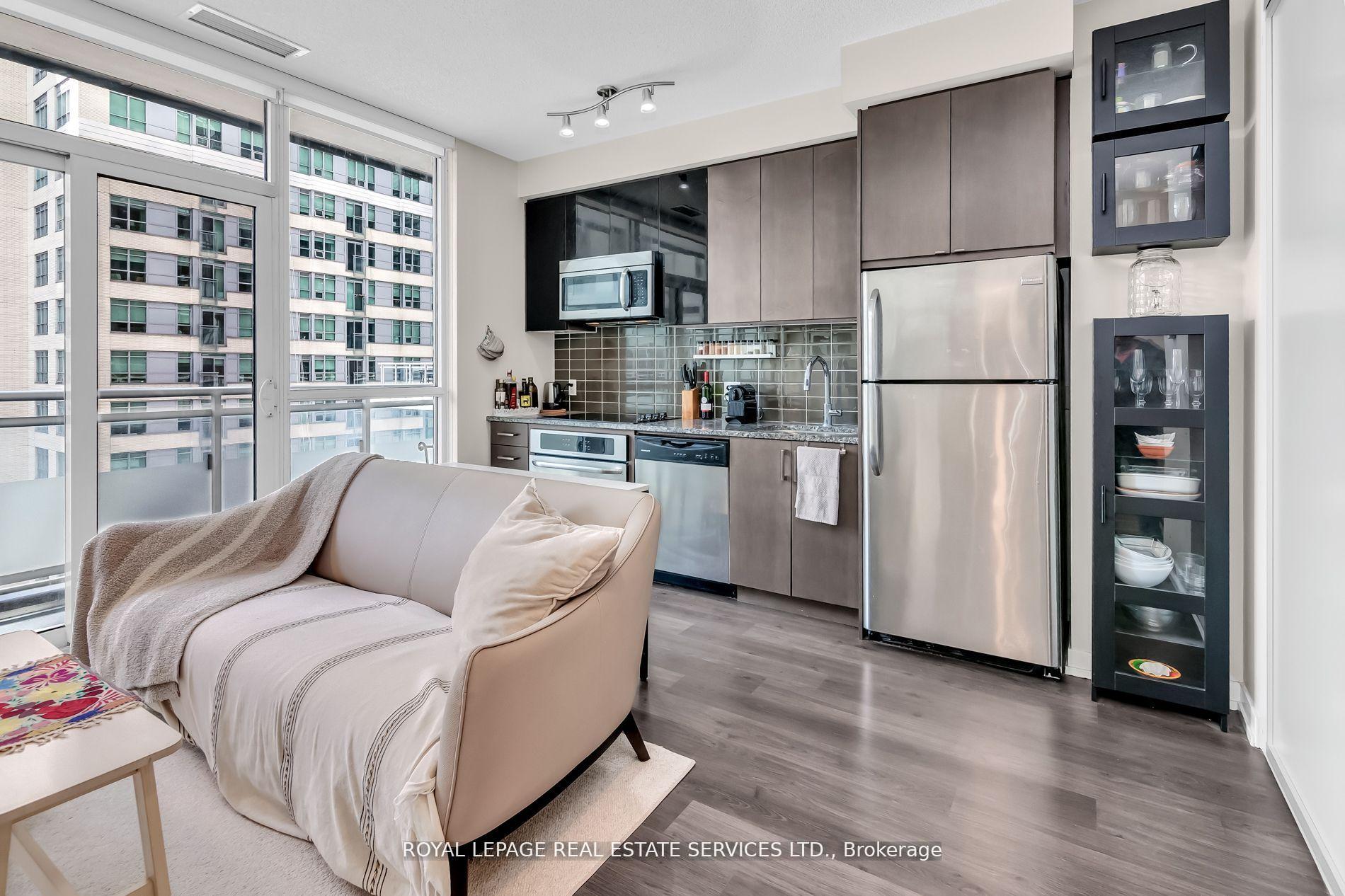 Photo 6 of Unit 727, 89 Dunfield Avenue, Toronto, Mount Pleasant West — HOMEH