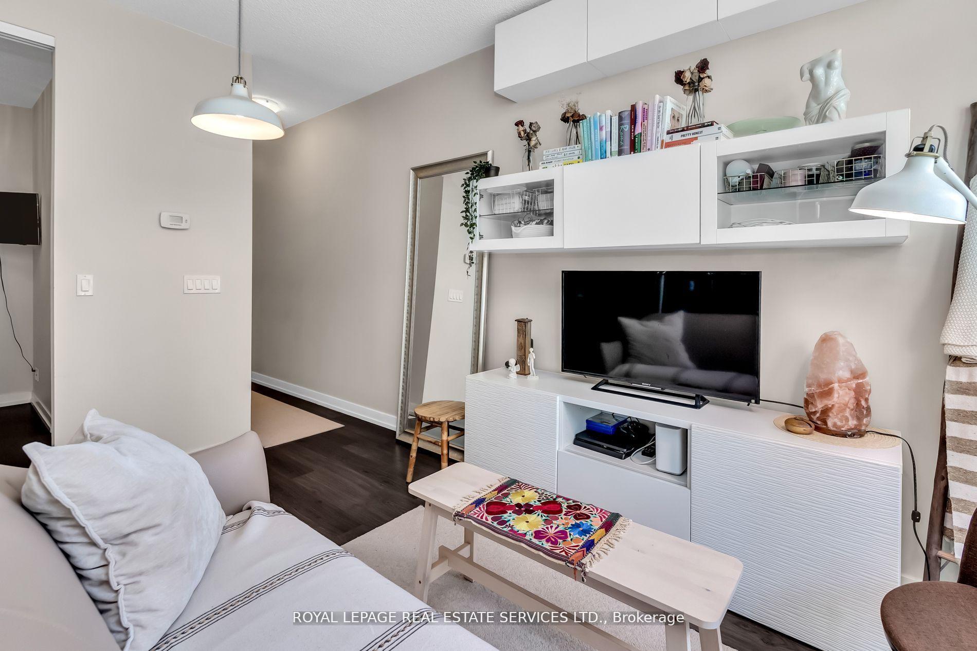 Photo 17 of Unit 727, 89 Dunfield Avenue, Toronto, Mount Pleasant West — HOMEH