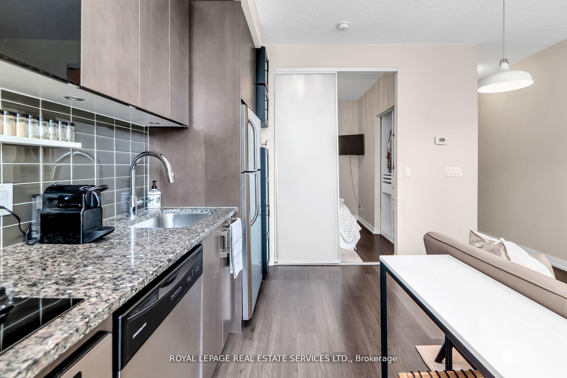 Photo 13 of Unit 727, 89 Dunfield Avenue, Toronto, Mount Pleasant West — HOMEH