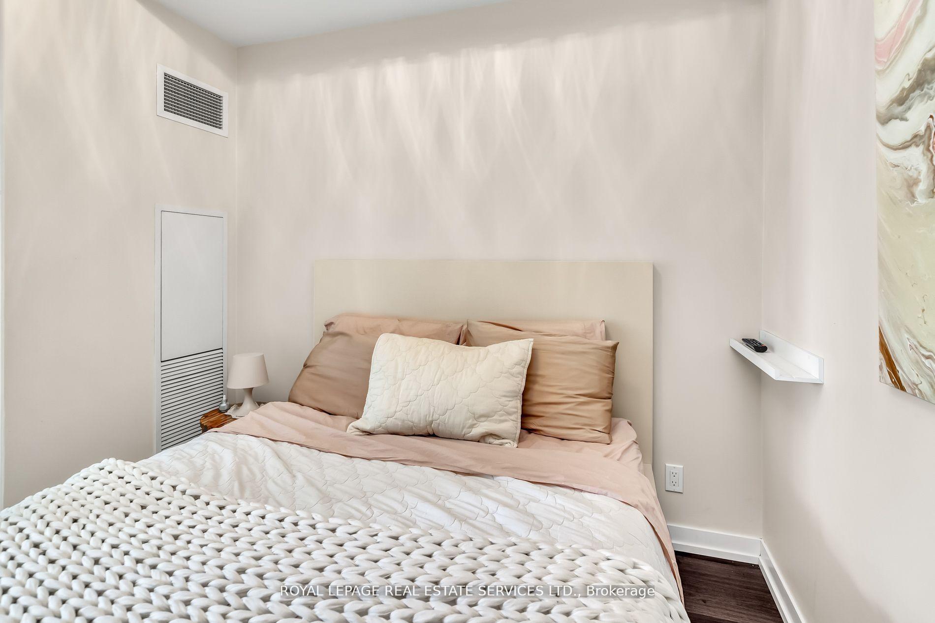 Photo 14 of Unit 727, 89 Dunfield Avenue, Toronto, Mount Pleasant West — HOMEH