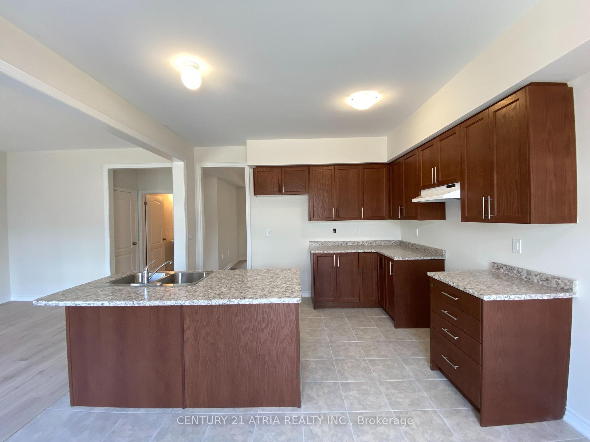 Photo 7 of 42 Jack Potts Way, Clarington, Courtice — HOMEH