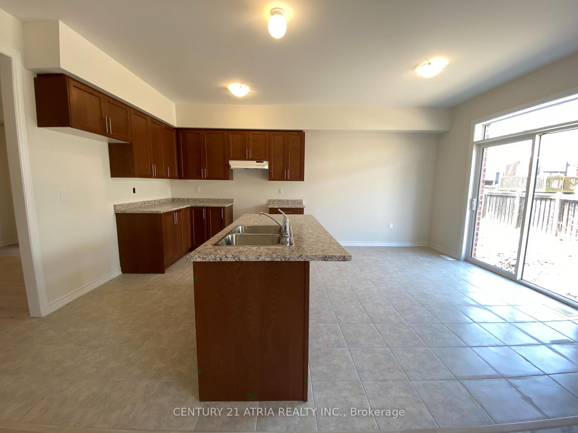 Photo 23 of 42 Jack Potts Way, Clarington, Courtice — HOMEH