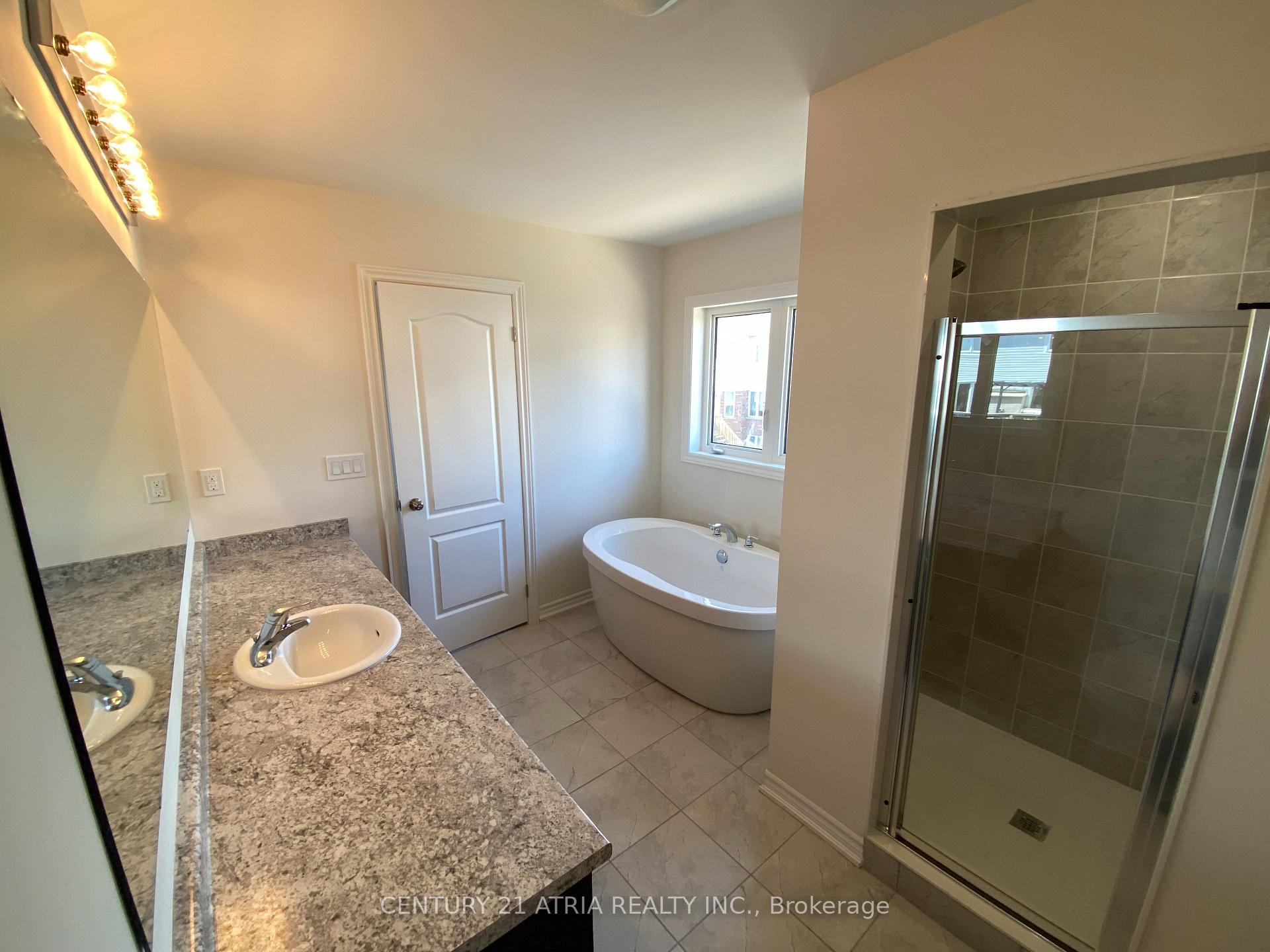 Photo 10 of 42 Jack Potts Way, Clarington, Courtice — HOMEH