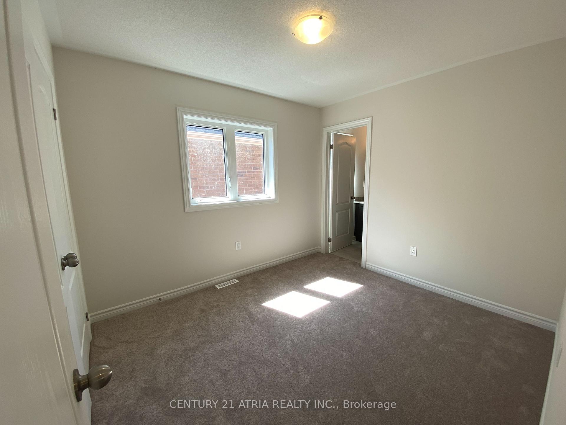 Photo 16 of 42 Jack Potts Way, Clarington, Courtice — HOMEH