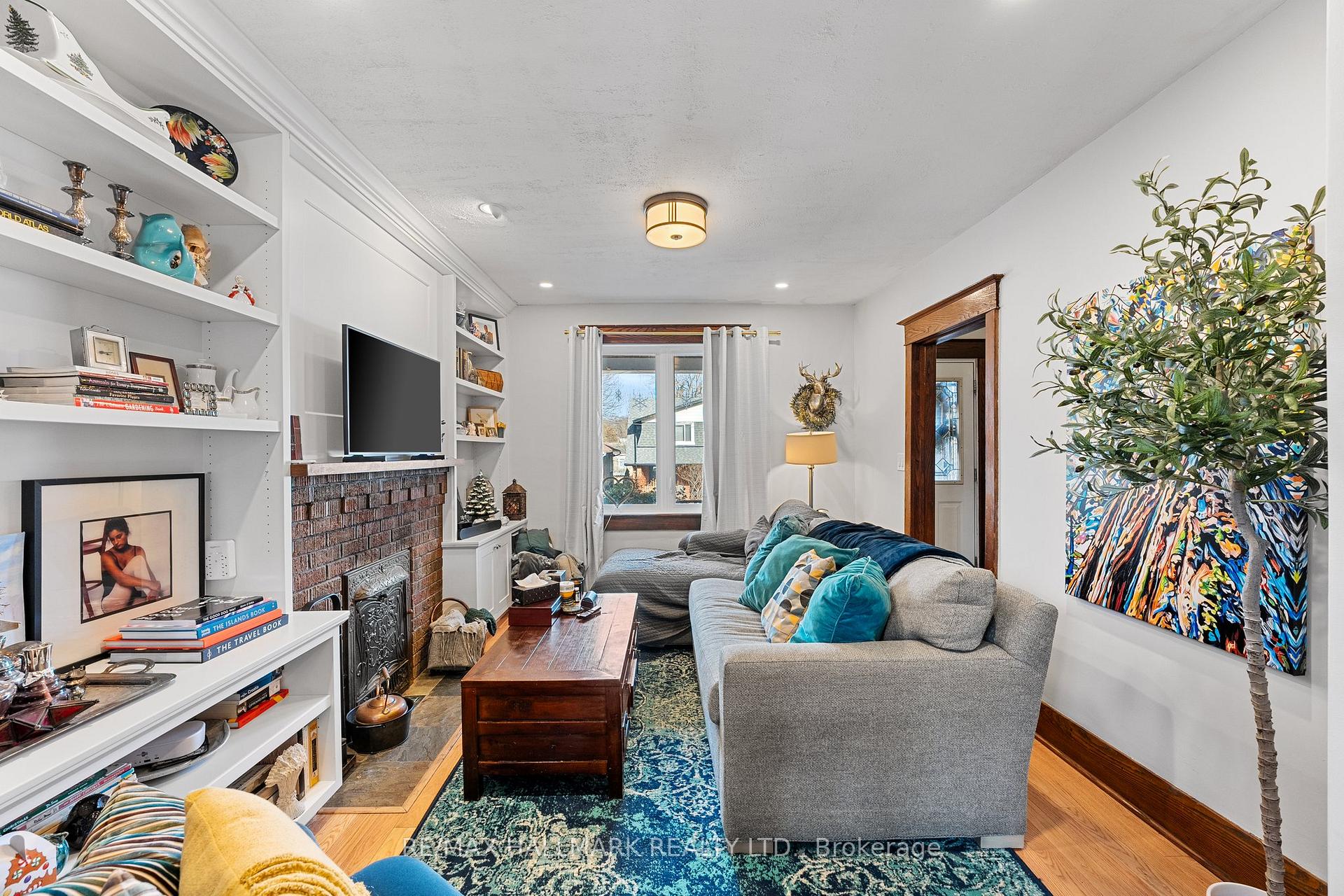 Photo 2 of 24 Firstbrooke Road, Toronto, East End-Danforth — HOMEH
