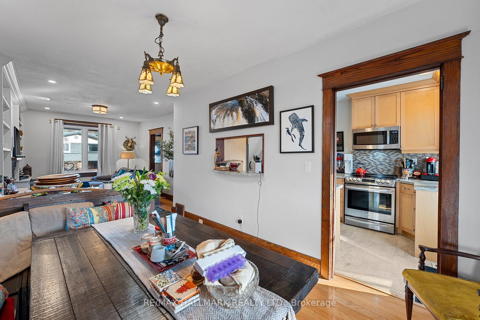 Photo 4 of 24 Firstbrooke Road, Toronto, East End-Danforth — HOMEH