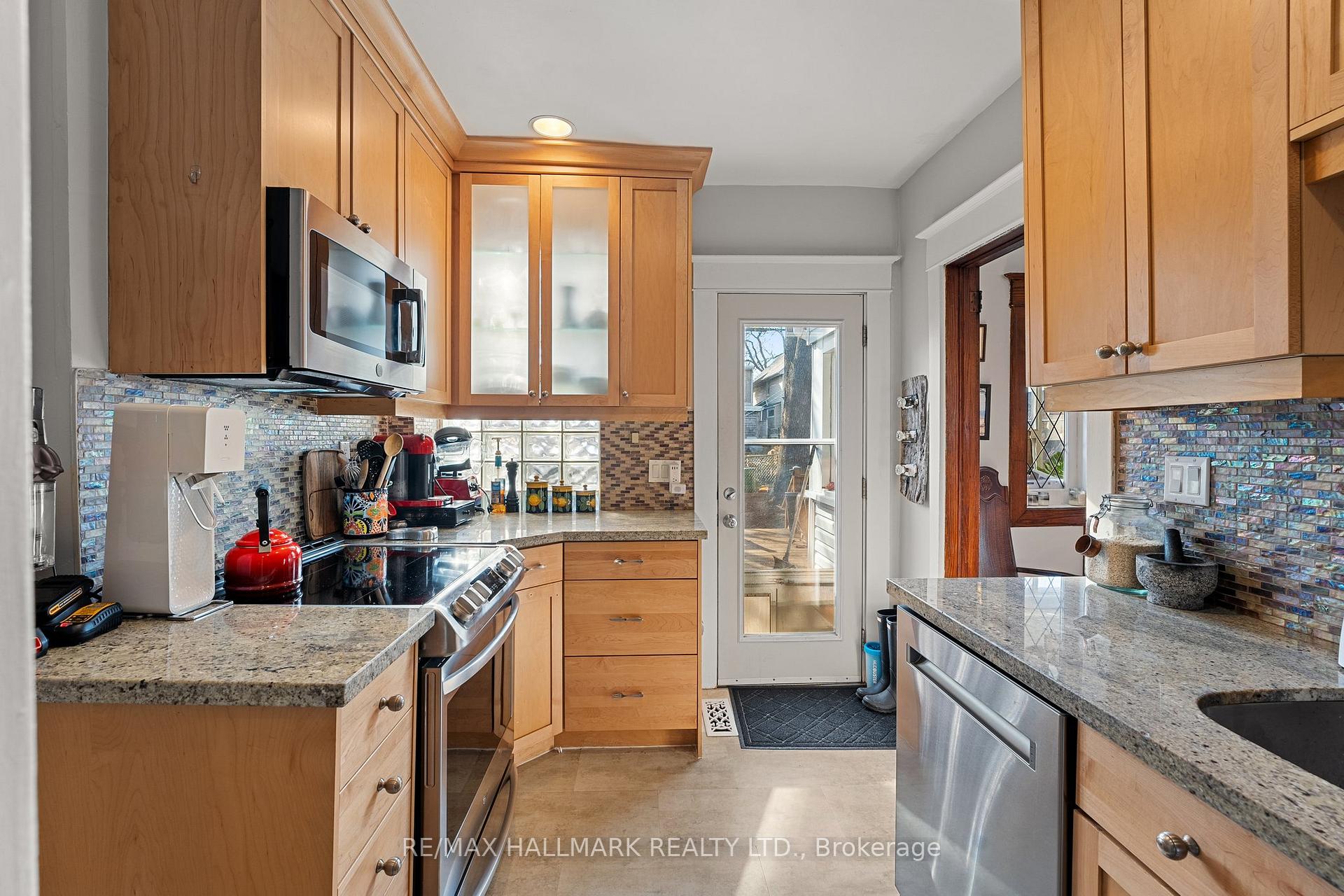 Photo 20 of 24 Firstbrooke Road, Toronto, East End-Danforth — HOMEH