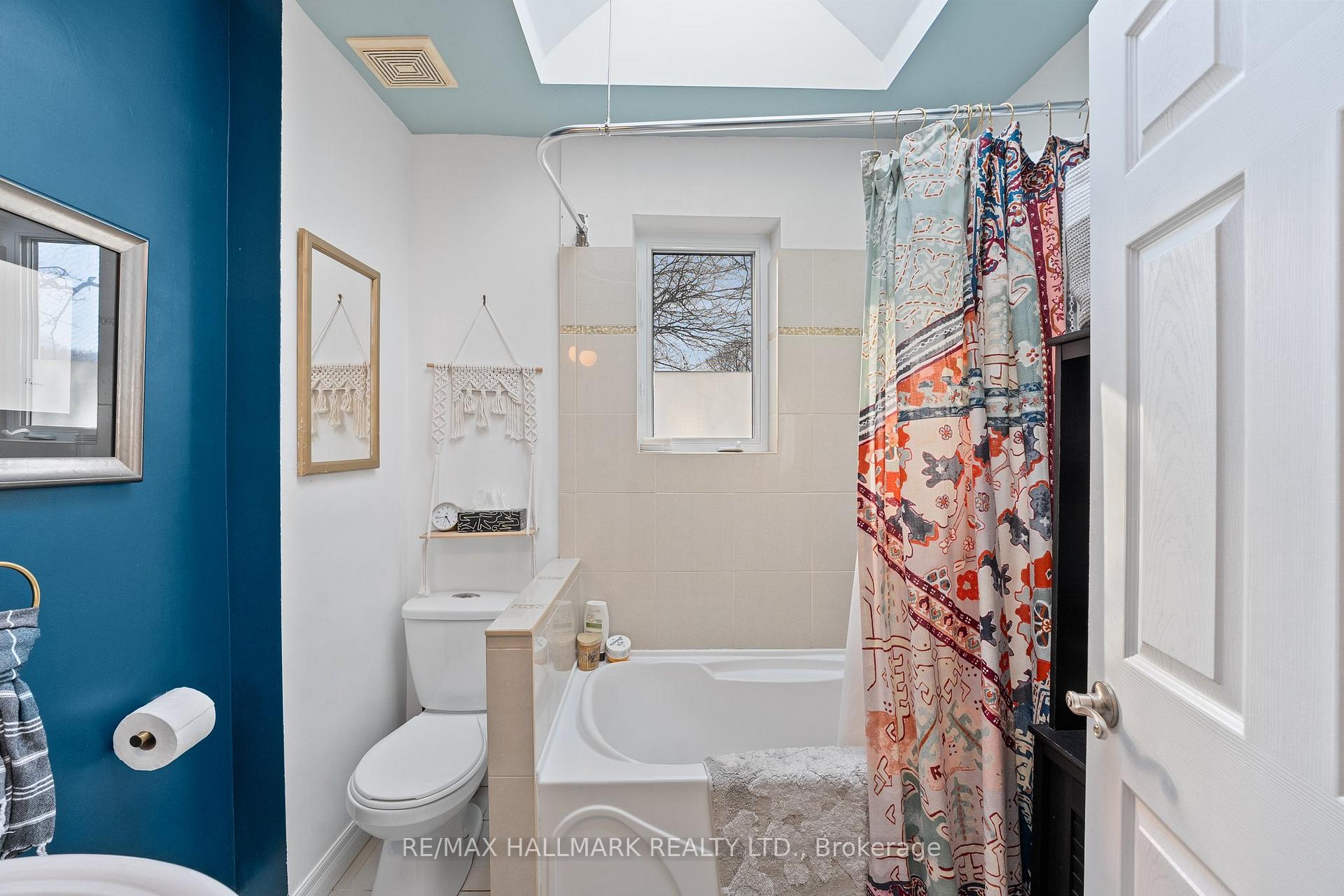 Photo 25 of 24 Firstbrooke Road, Toronto, East End-Danforth — HOMEH
