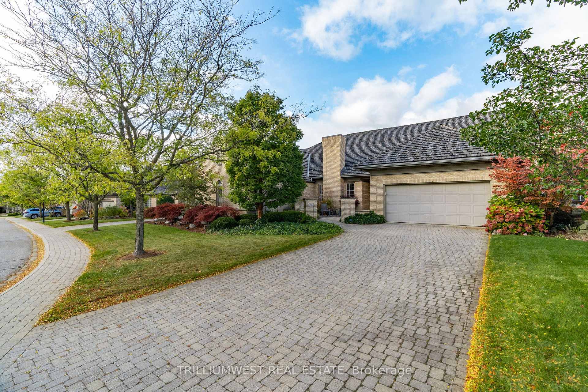 Photo 1 of Unit 9, 260 Deer Ridge Drive, Kitchener — HOMEH
