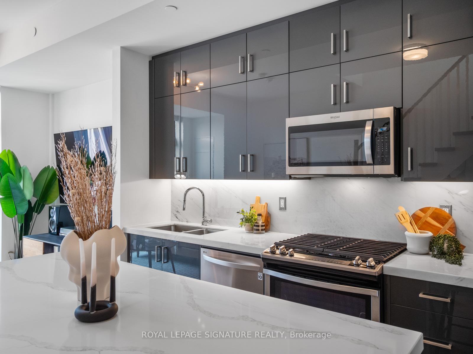 Photo 3 of Unit 406, 14 Dewhurst Boulevard, Toronto, Danforth — HOMEH
