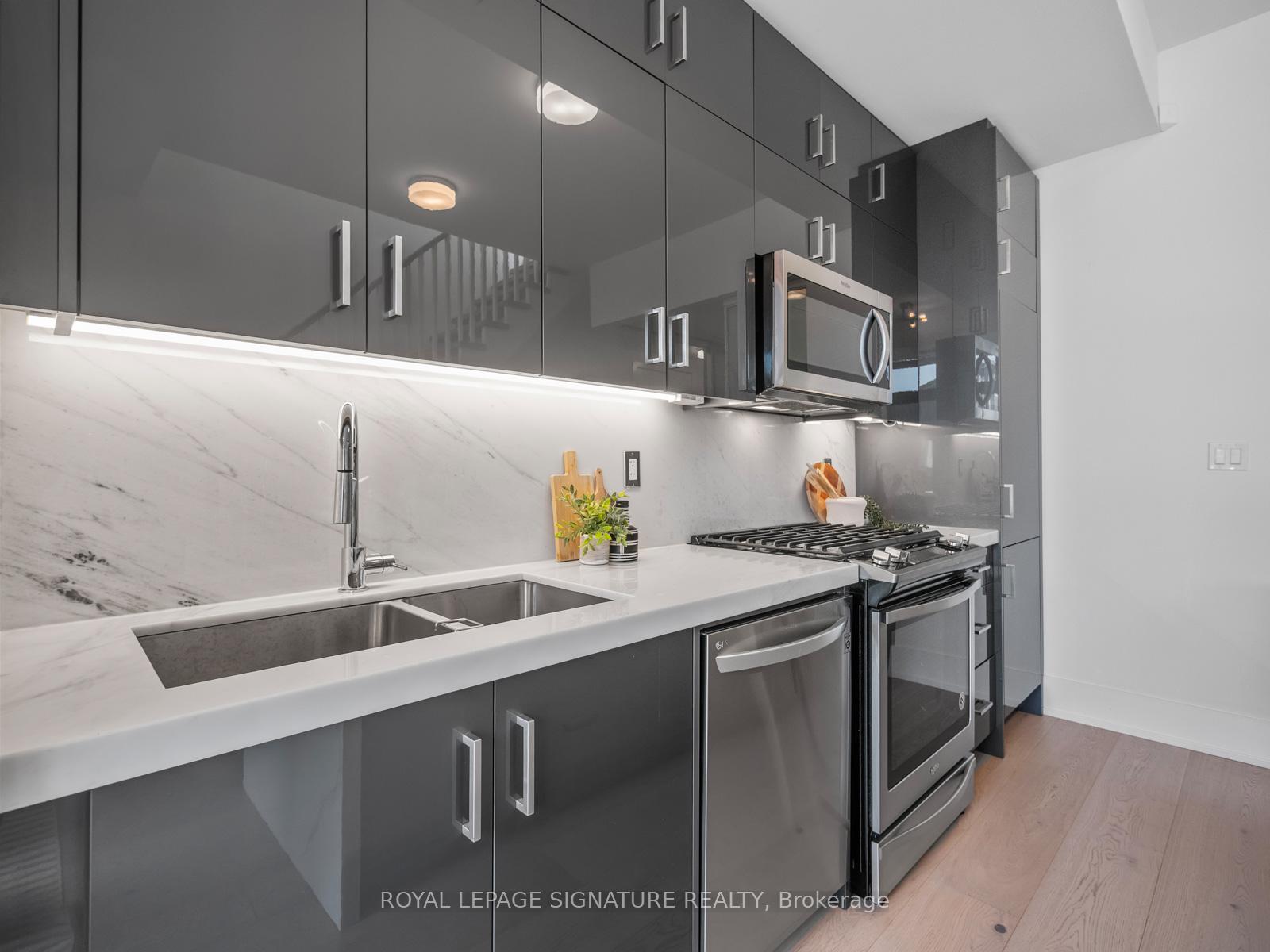 Photo 6 of Unit 406, 14 Dewhurst Boulevard, Toronto, Danforth — HOMEH
