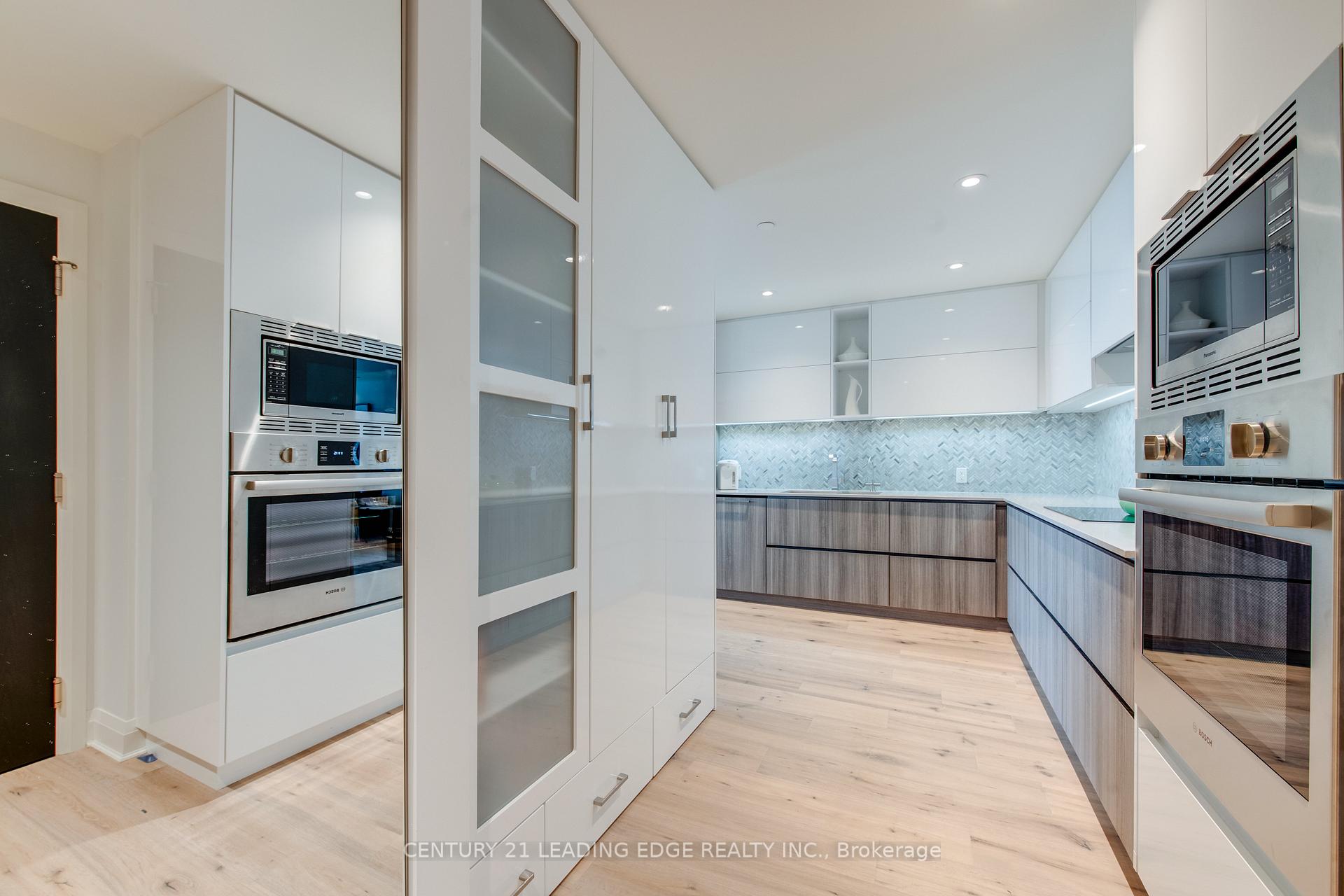 Photo 8 of Unit 706, 151 Avenue Road, Toronto, The Annex — HOMEH