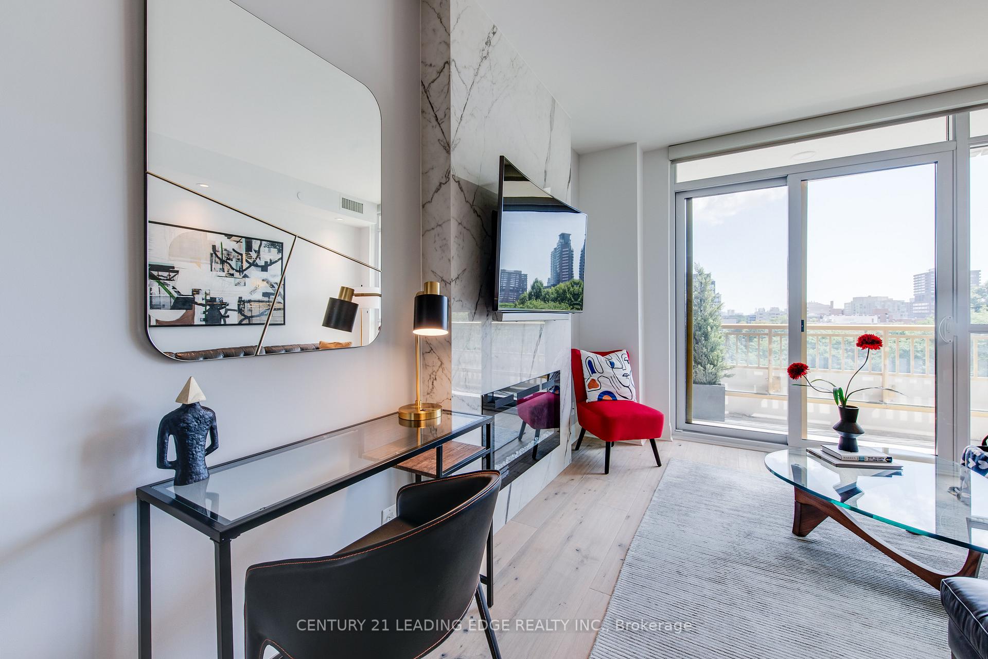Photo 5 of Unit 706, 151 Avenue Road, Toronto, The Annex — HOMEH