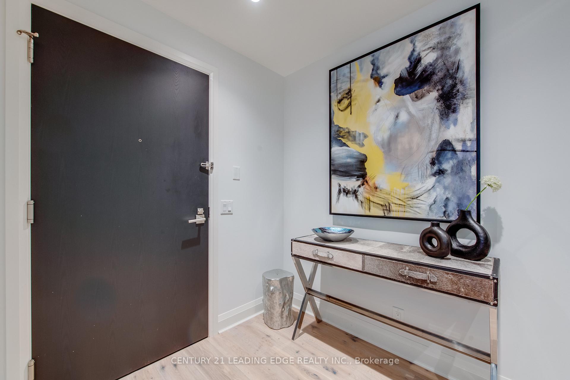 Photo 4 of Unit 706, 151 Avenue Road, Toronto, The Annex — HOMEH