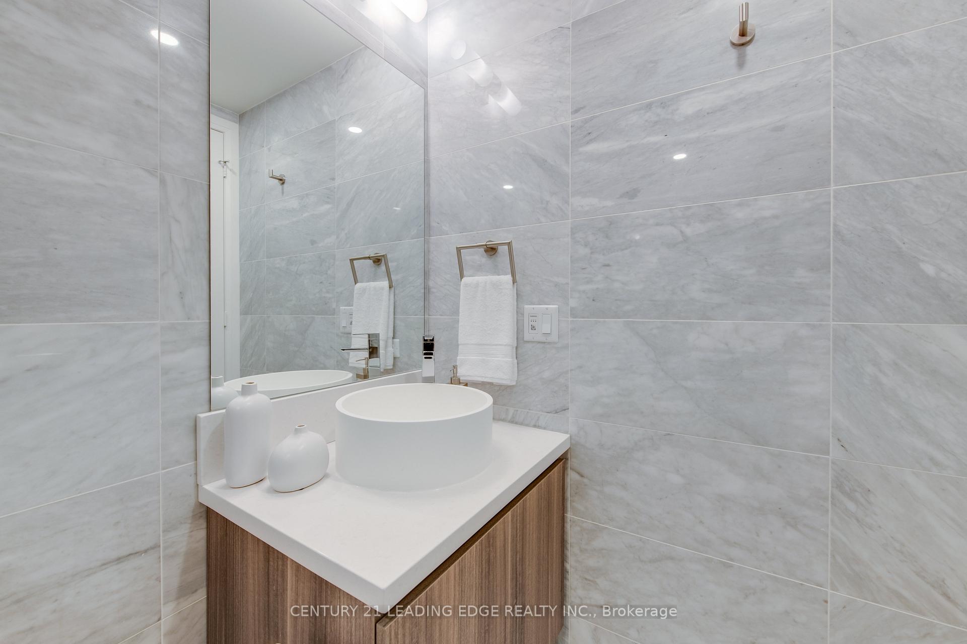 Photo 3 of Unit 706, 151 Avenue Road, Toronto, The Annex — HOMEH