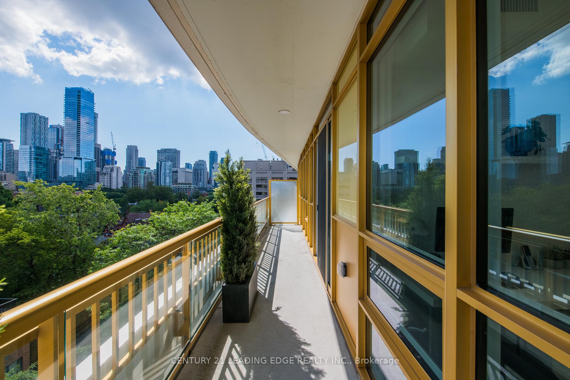 Photo 16 of Unit 706, 151 Avenue Road, Toronto, The Annex — HOMEH