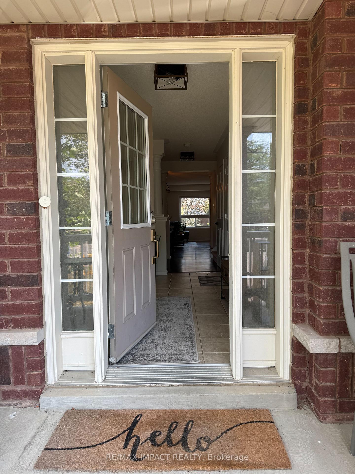 Photo 5 of 31 Quackenbush Street, Clarington, Bowmanville — HOMEH
