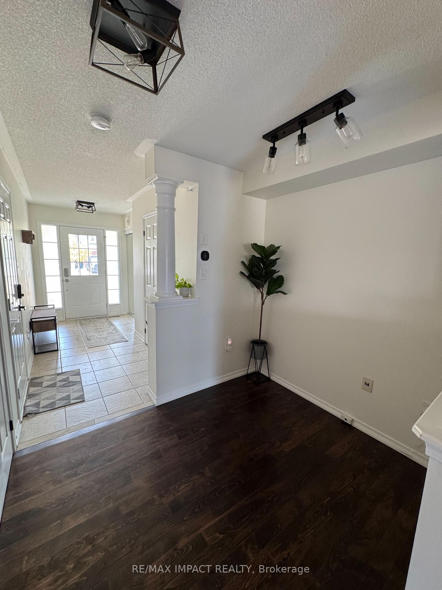 Photo 7 of 31 Quackenbush Street, Clarington, Bowmanville — HOMEH