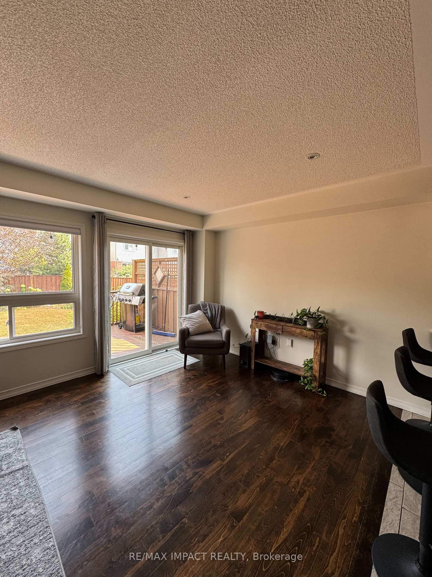 Photo 15 of 31 Quackenbush Street, Clarington, Bowmanville — HOMEH