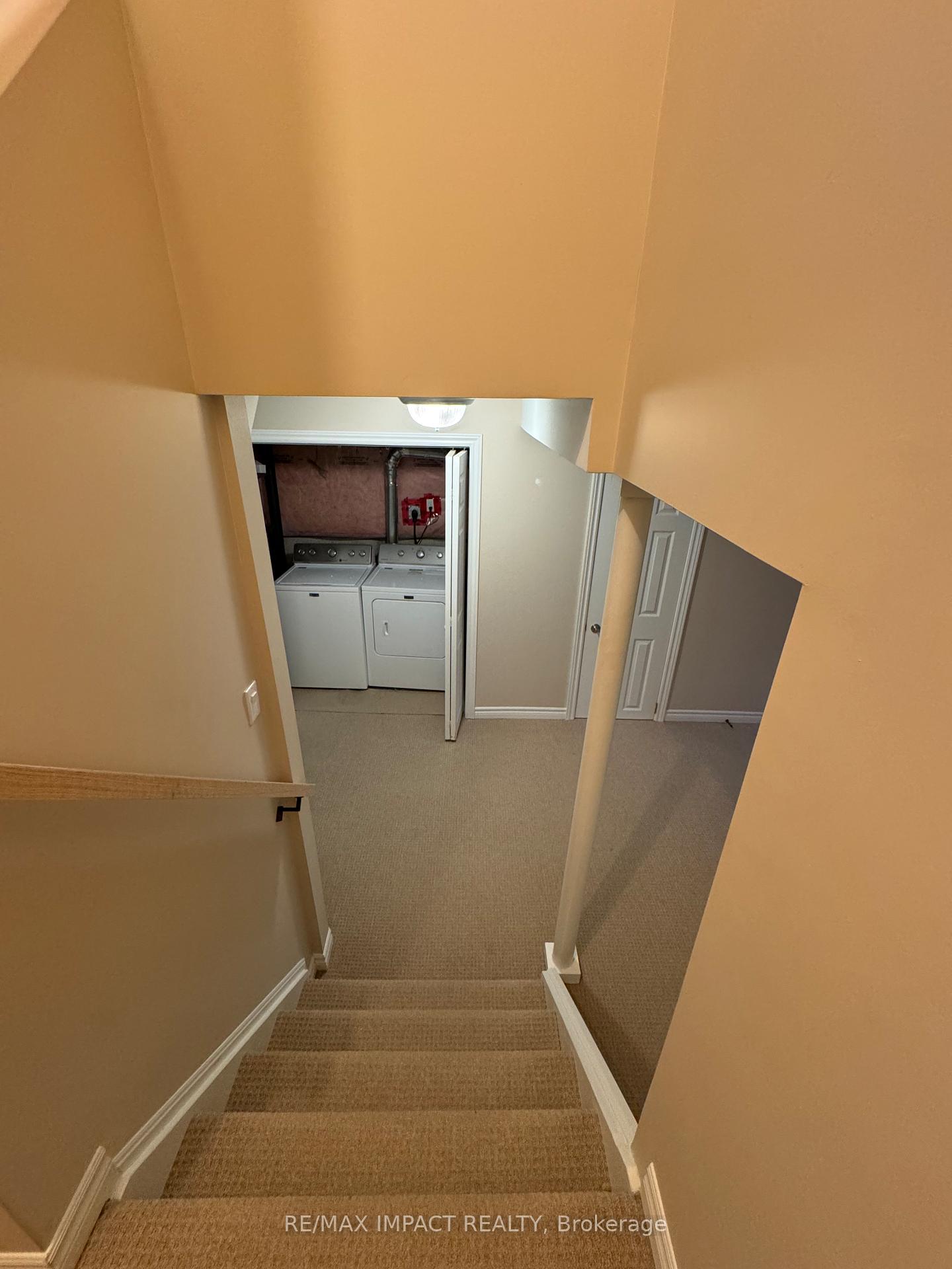 Photo 13 of 31 Quackenbush Street, Clarington, Bowmanville — HOMEH