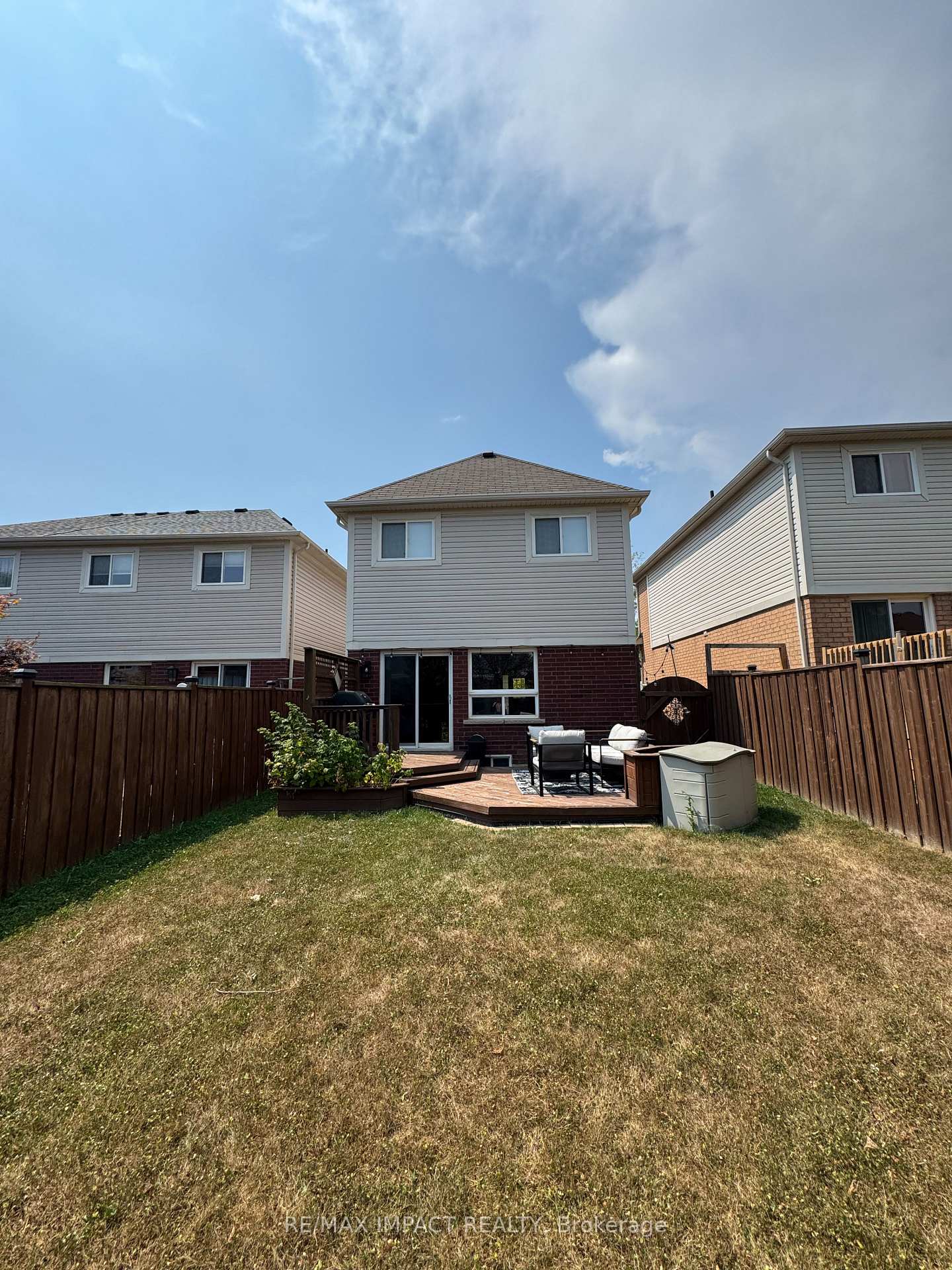 Photo 32 of 31 Quackenbush Street, Clarington, Bowmanville — HOMEH