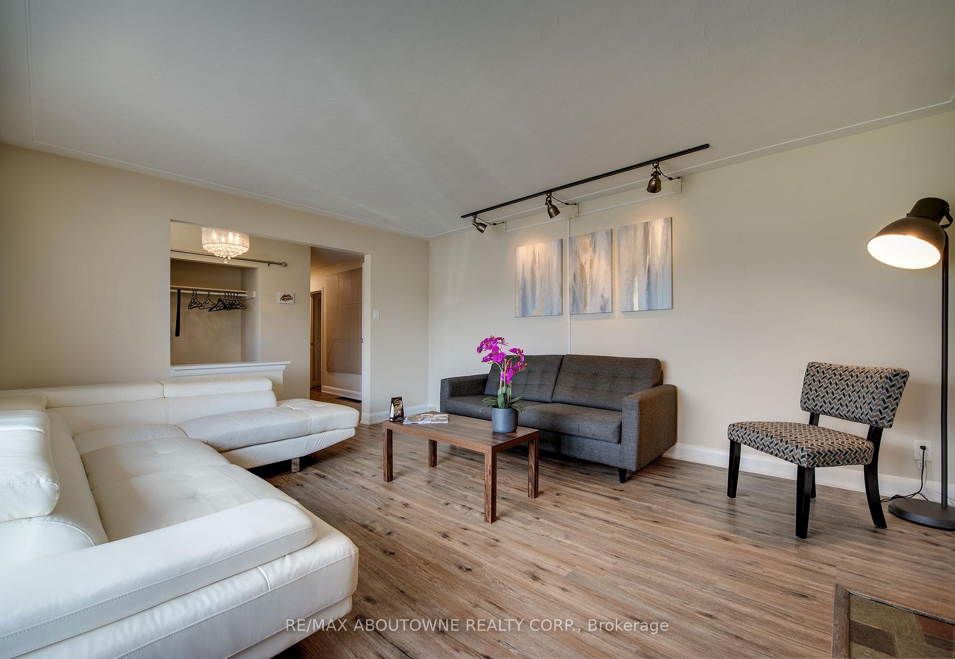 Photo 6 of 4018 New Street, Burlington, Shoreacres — HOMEH