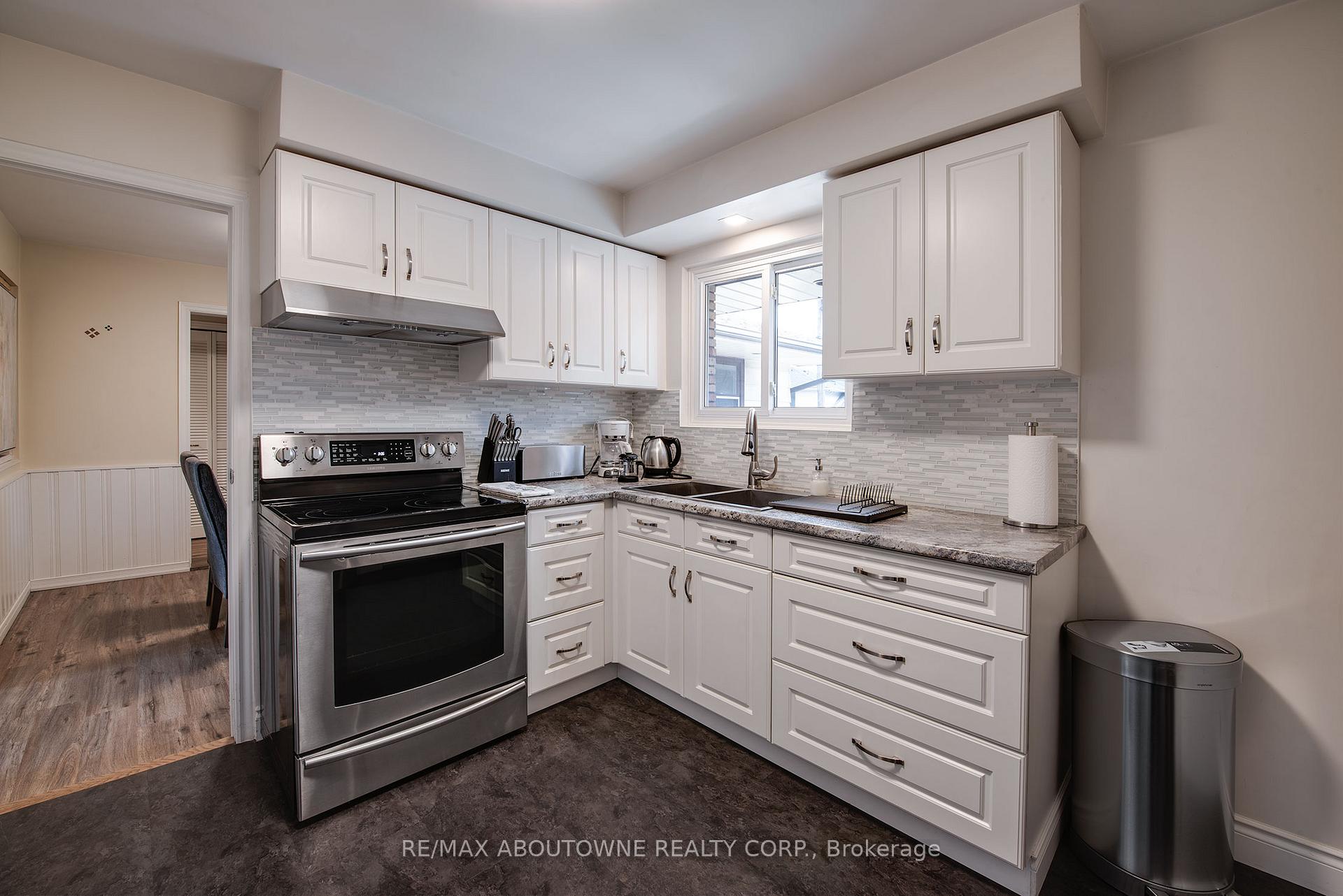 Photo 9 of 4018 New Street, Burlington, Shoreacres — HOMEH