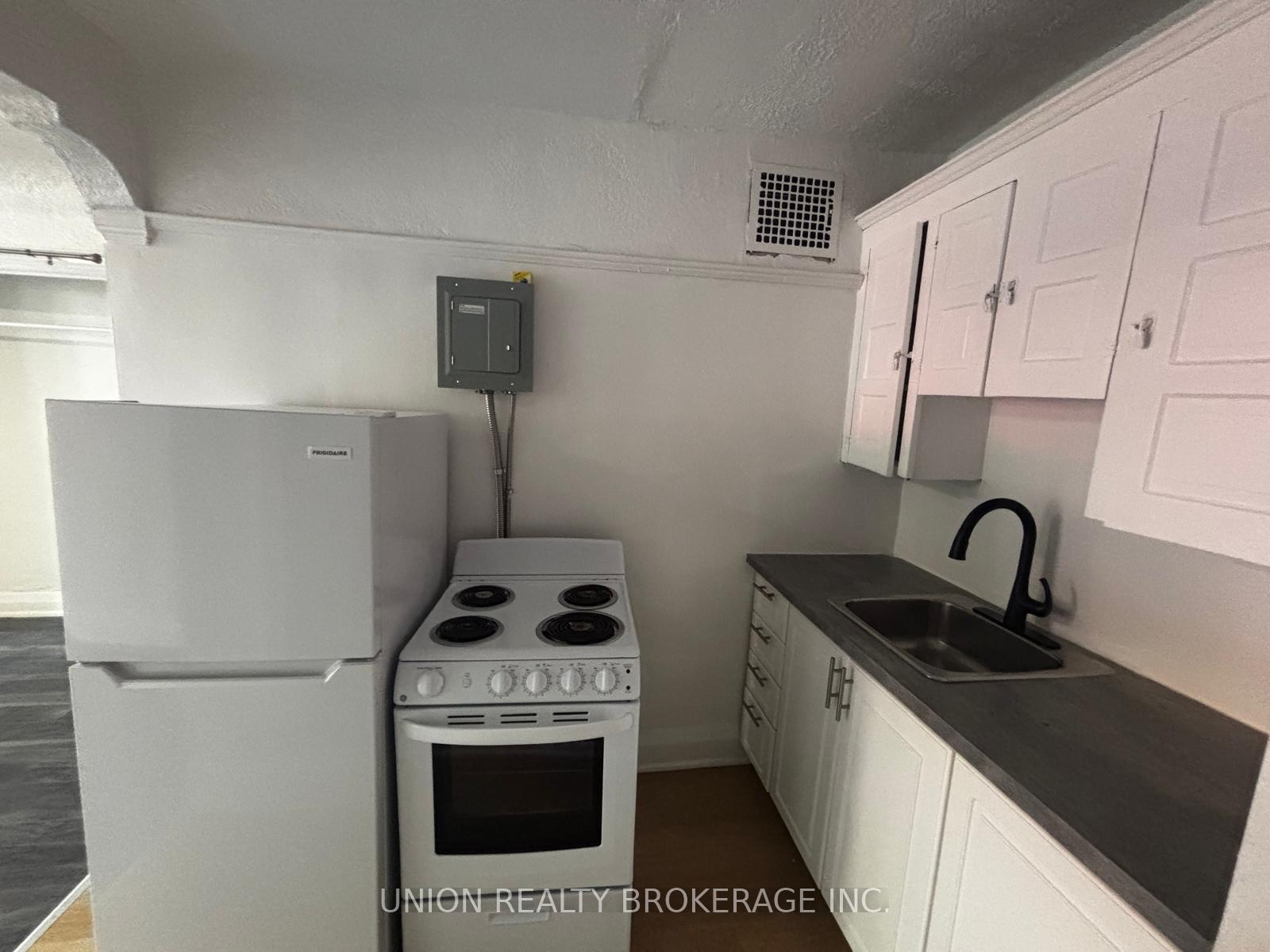 Photo 4 of Unit 29, 84 Willow Avenue S, Toronto, The Beaches — HOMEH