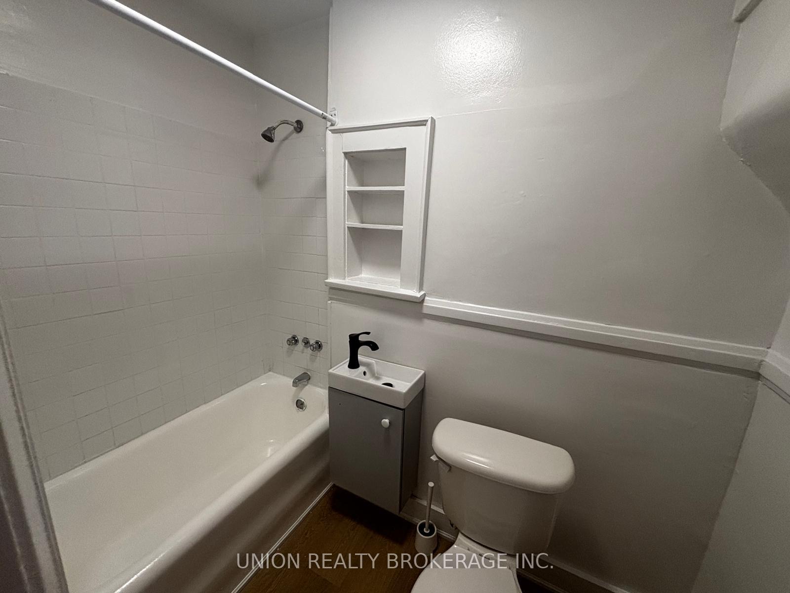 Photo 5 of Unit 29, 84 Willow Avenue S, Toronto, The Beaches — HOMEH