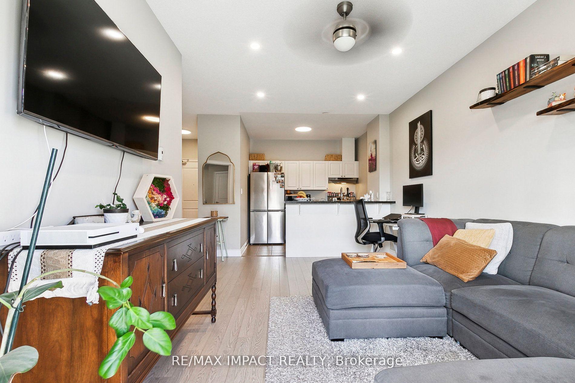 Photo 5 of Unit L-05, 1 Sidney Lane, Clarington, Bowmanville — HOMEH