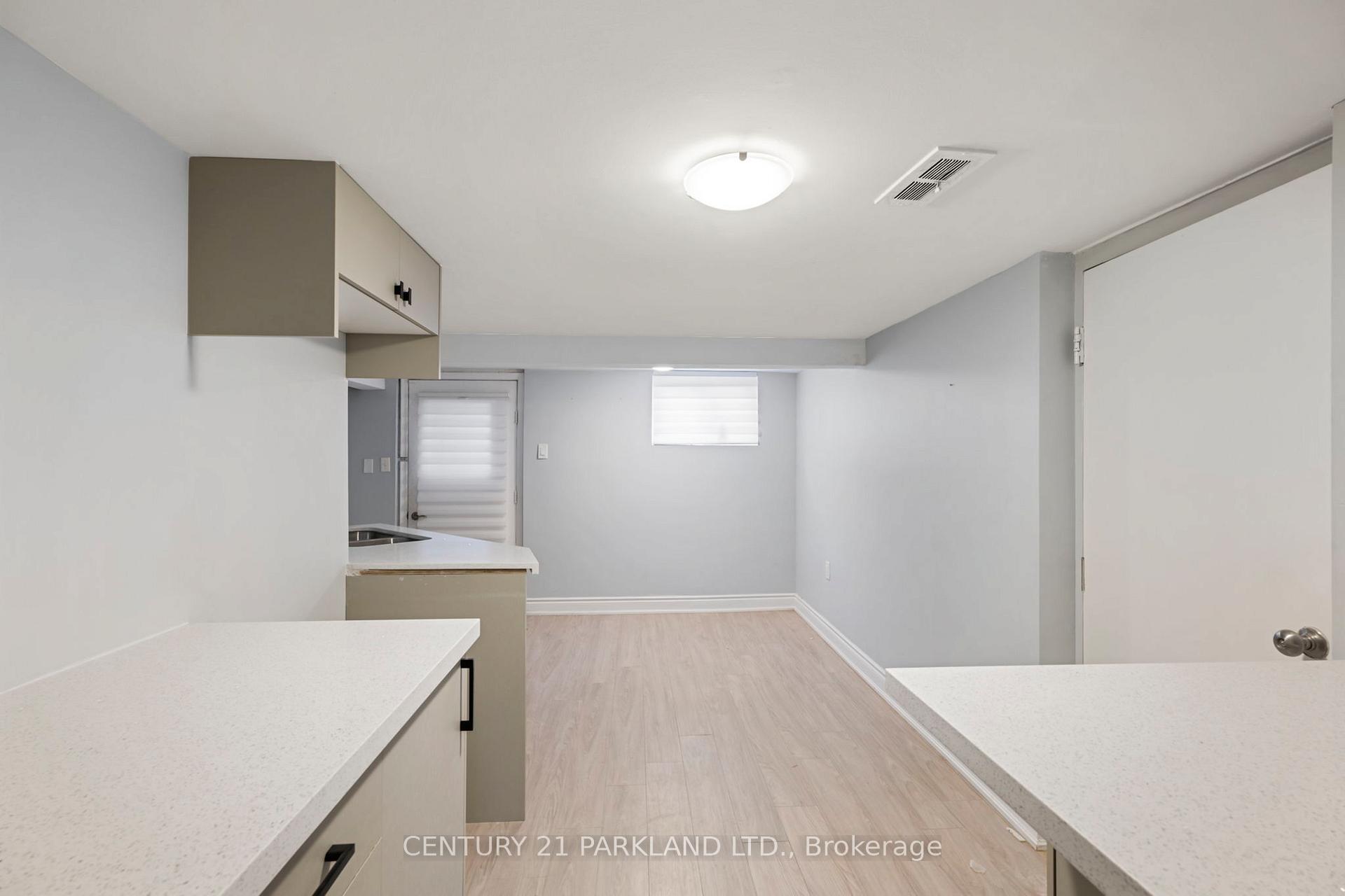 Photo 3 of Unit BASEMENT, 468 Oakwood Drive, Pickering, Rosebank — HOMEH