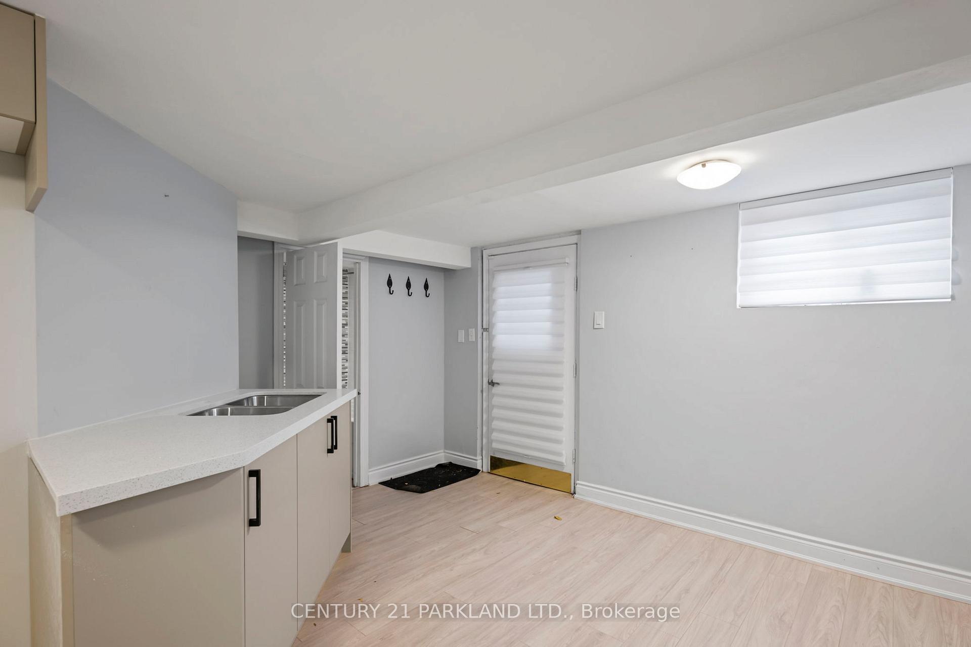 Photo 5 of Unit BASEMENT, 468 Oakwood Drive, Pickering, Rosebank — HOMEH