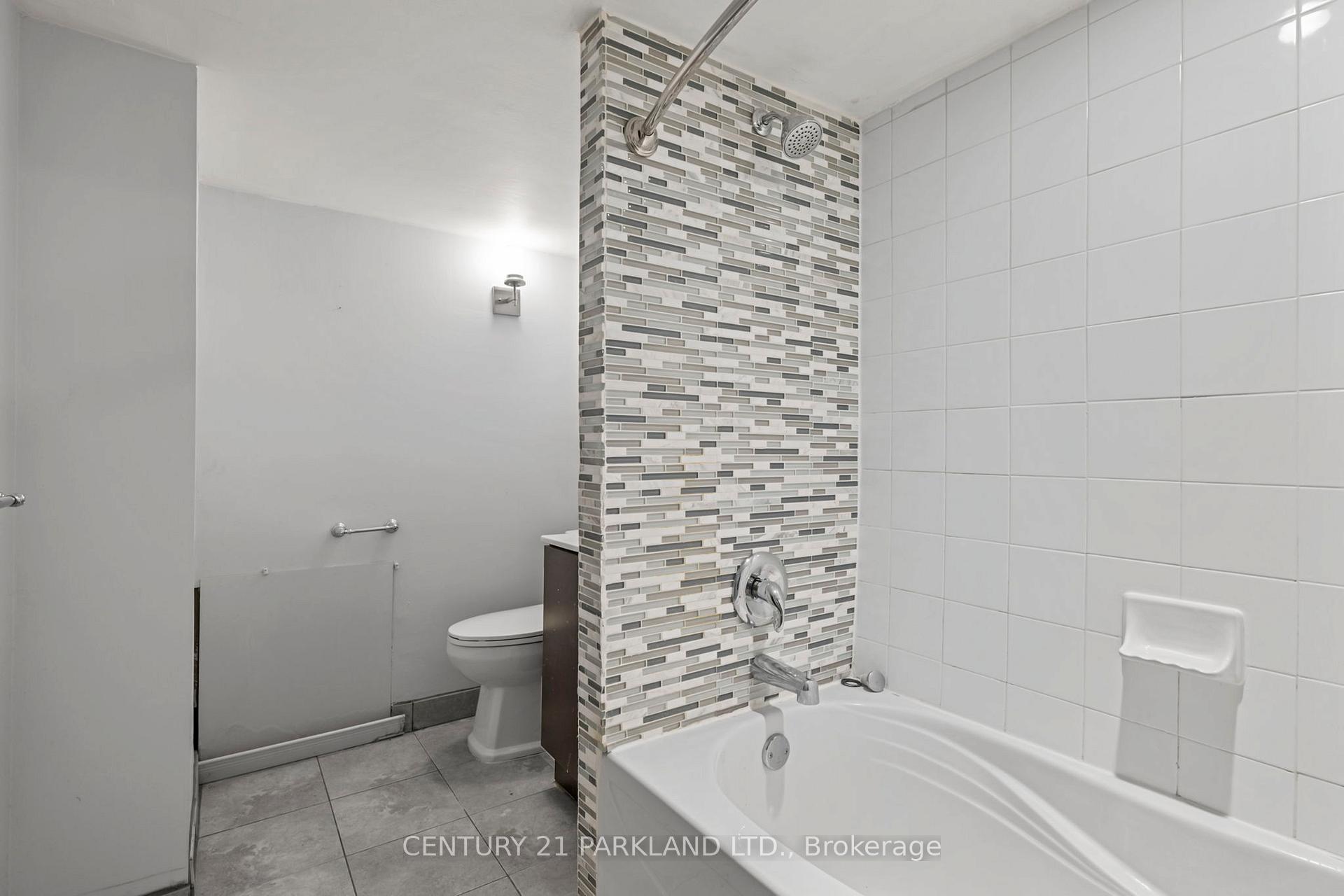 Photo 12 of Unit BASEMENT, 468 Oakwood Drive, Pickering, Rosebank — HOMEH