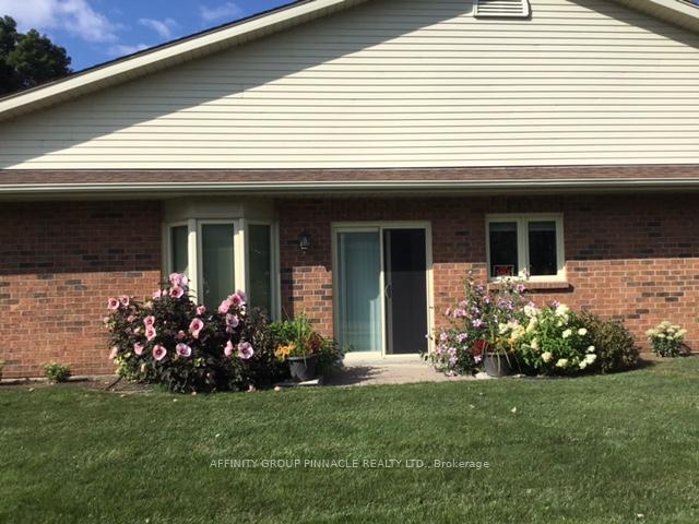 Photo 2 of Unit 16, B90 Parklawn Boulevard, Brock, Beaverton — HOMEH
