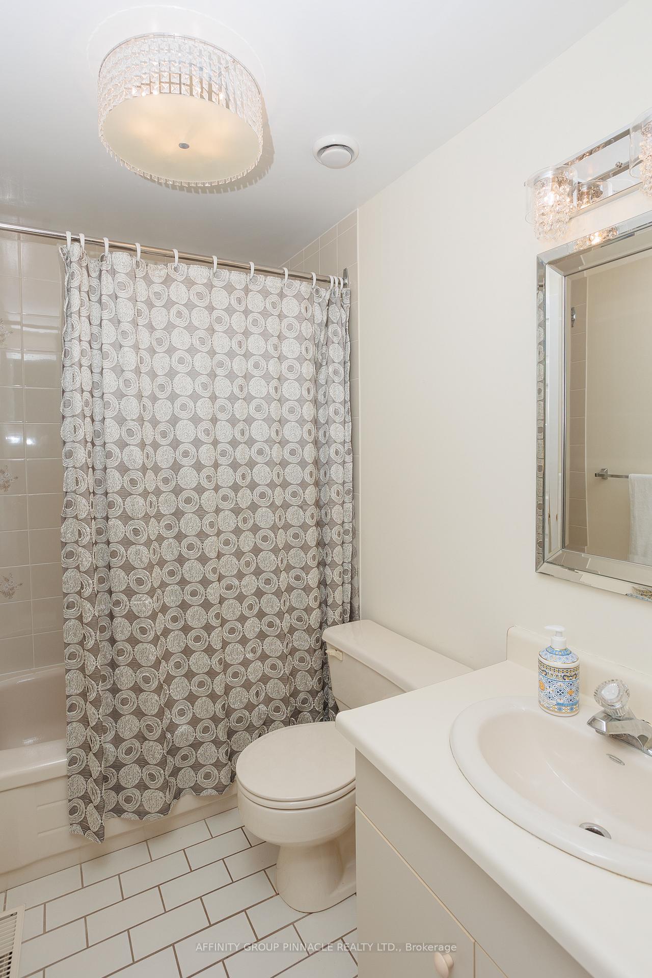 Photo 12 of Unit 16, B90 Parklawn Boulevard, Brock, Beaverton — HOMEH