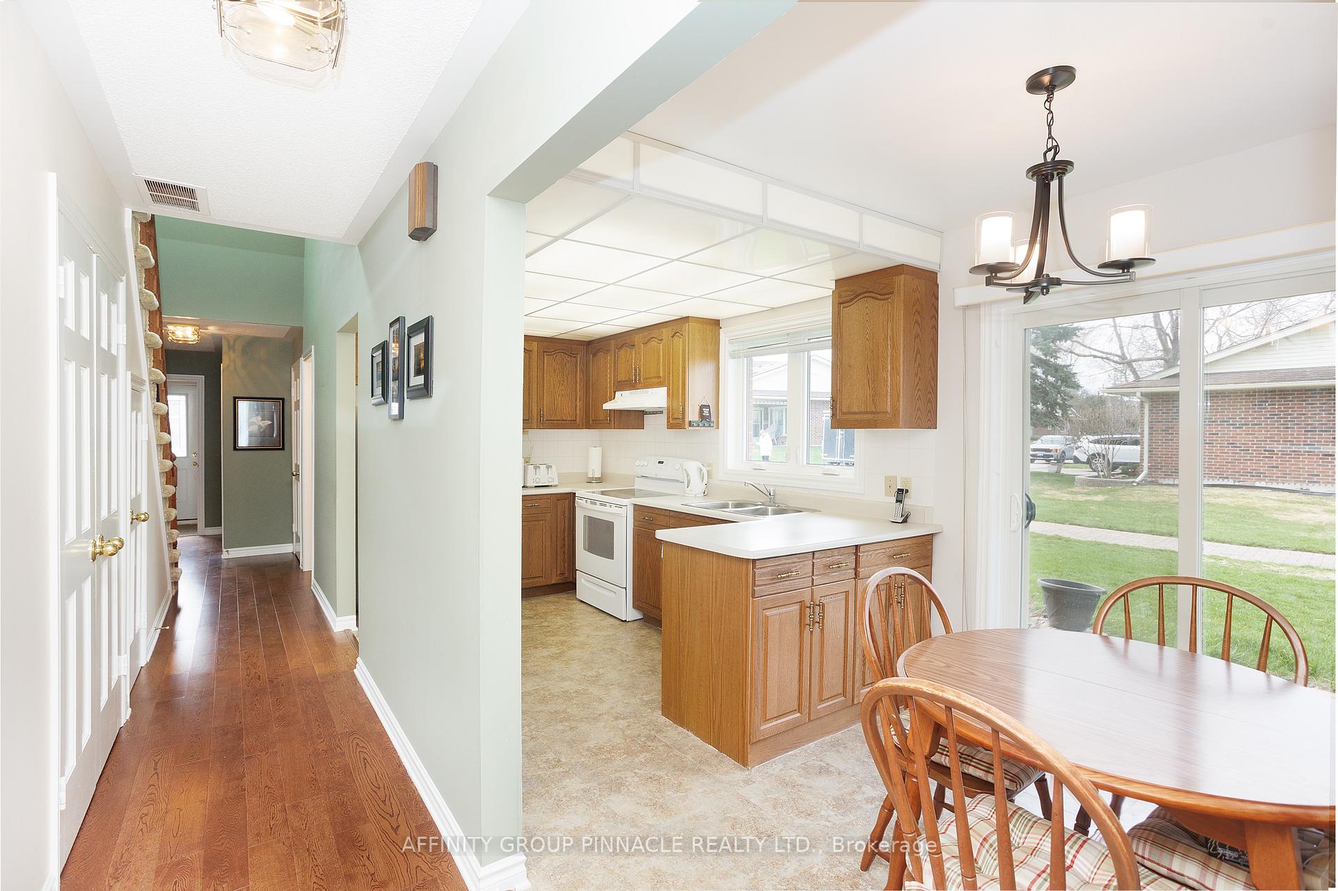 Photo 19 of Unit 16, B90 Parklawn Boulevard, Brock, Beaverton — HOMEH
