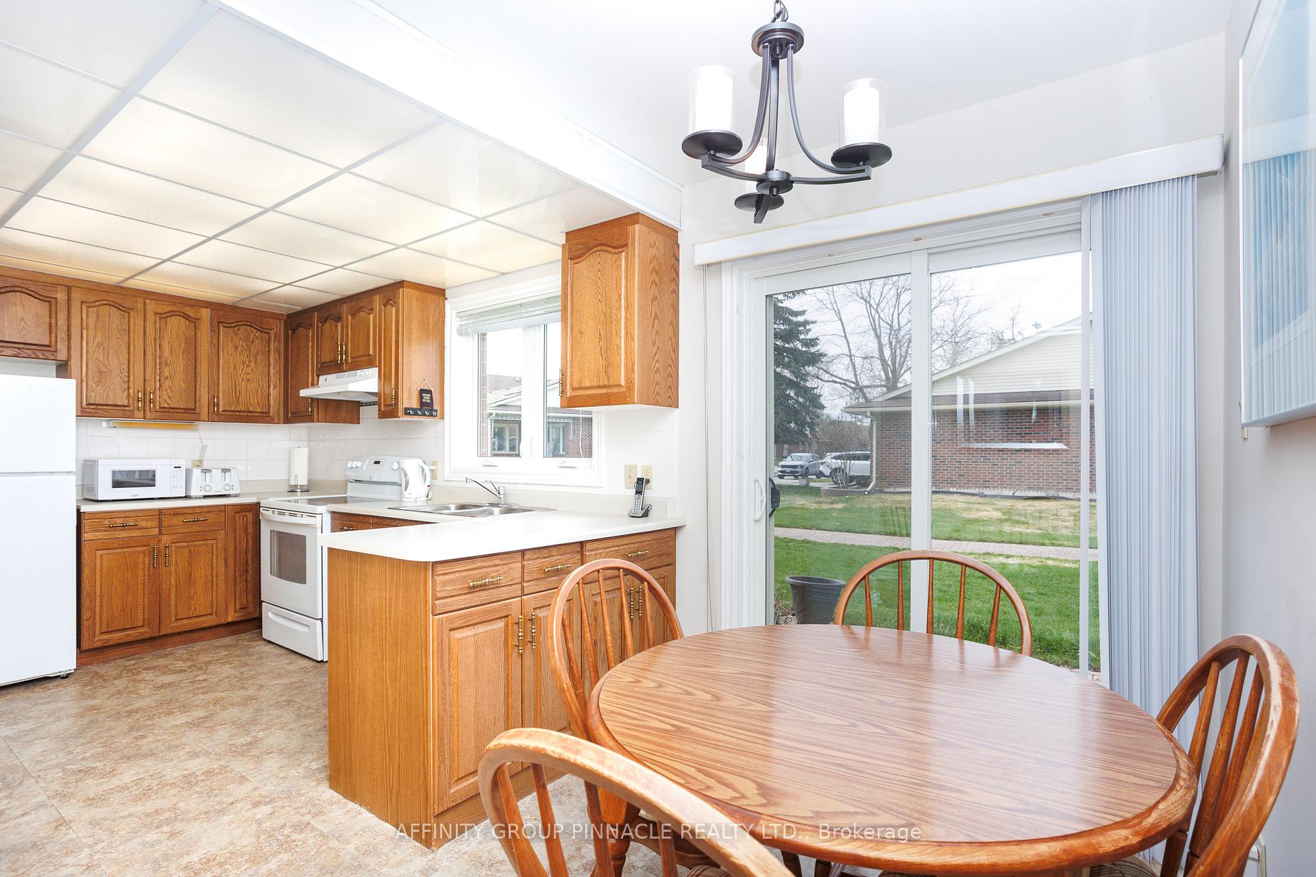 Photo 25 of Unit 16, B90 Parklawn Boulevard, Brock, Beaverton — HOMEH