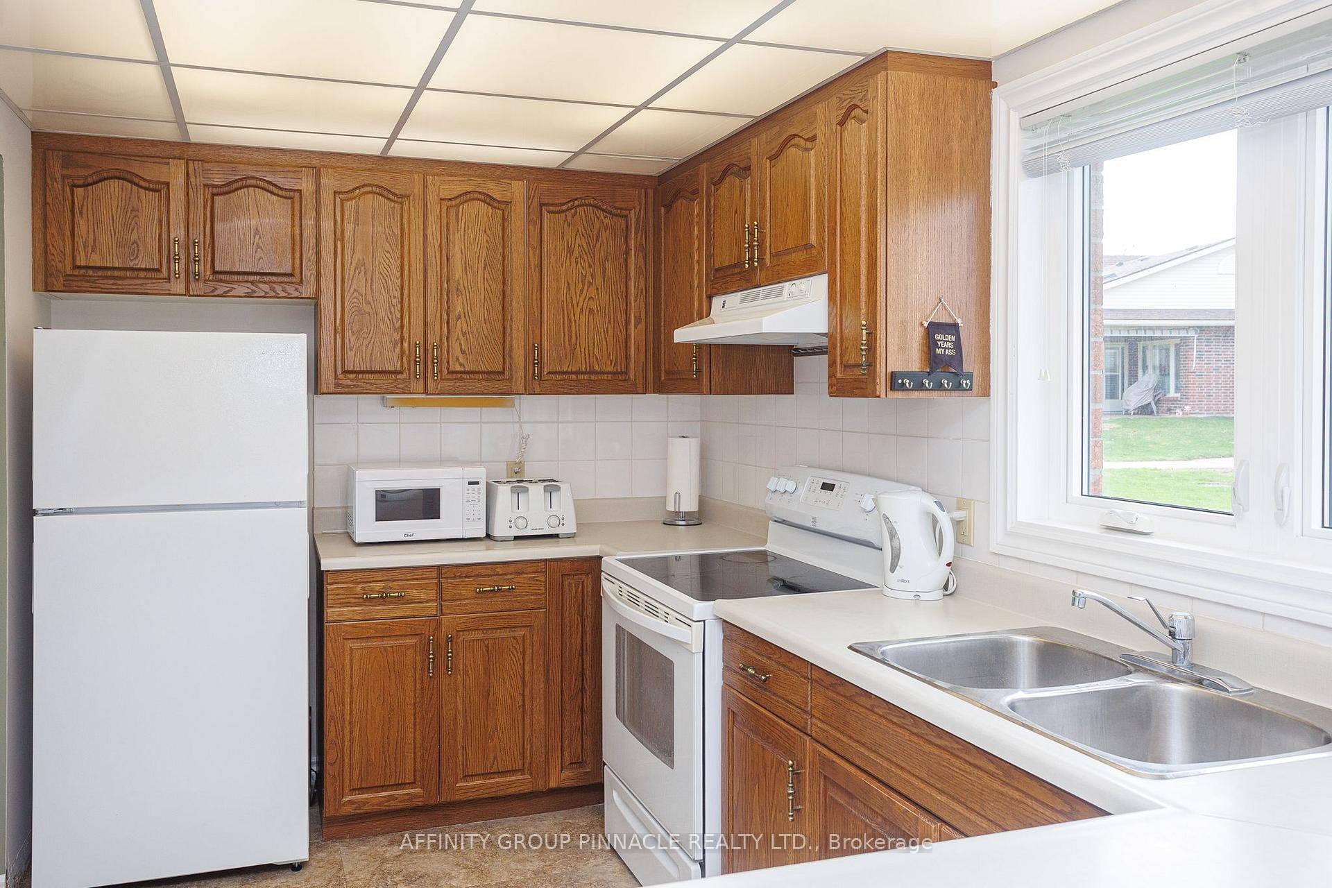 Photo 20 of Unit 16, B90 Parklawn Boulevard, Brock, Beaverton — HOMEH