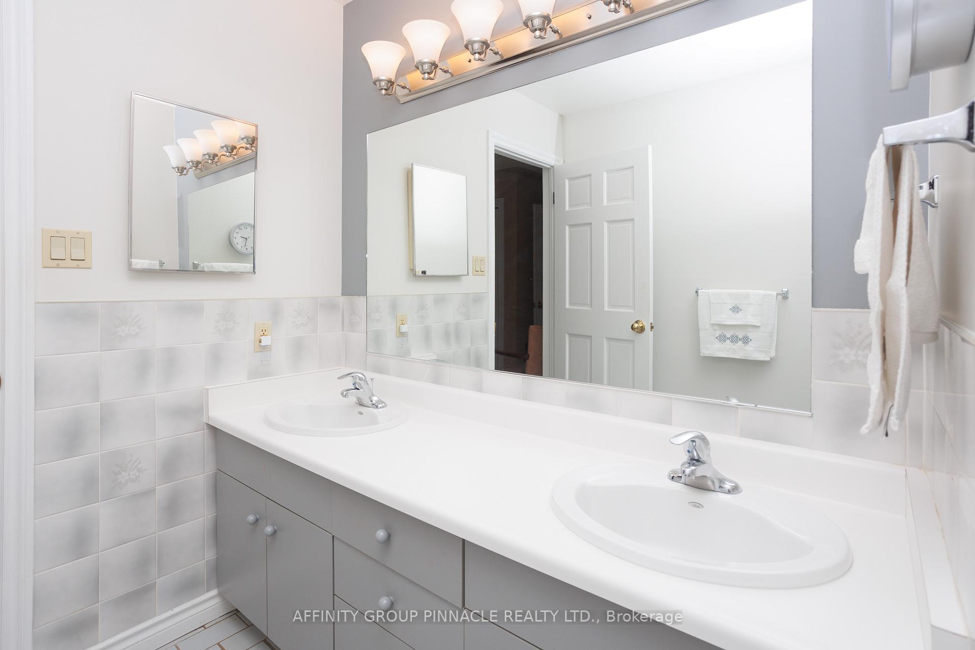 Photo 21 of Unit 16, B90 Parklawn Boulevard, Brock, Beaverton — HOMEH
