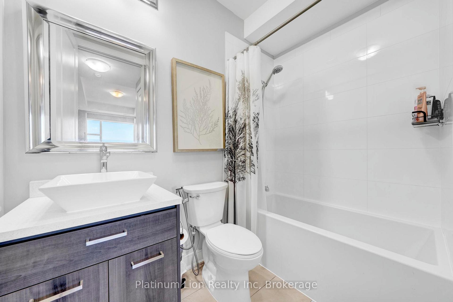 Photo 4 of Unit 704, 150 Main Street W, Hamilton, Central — HOMEH