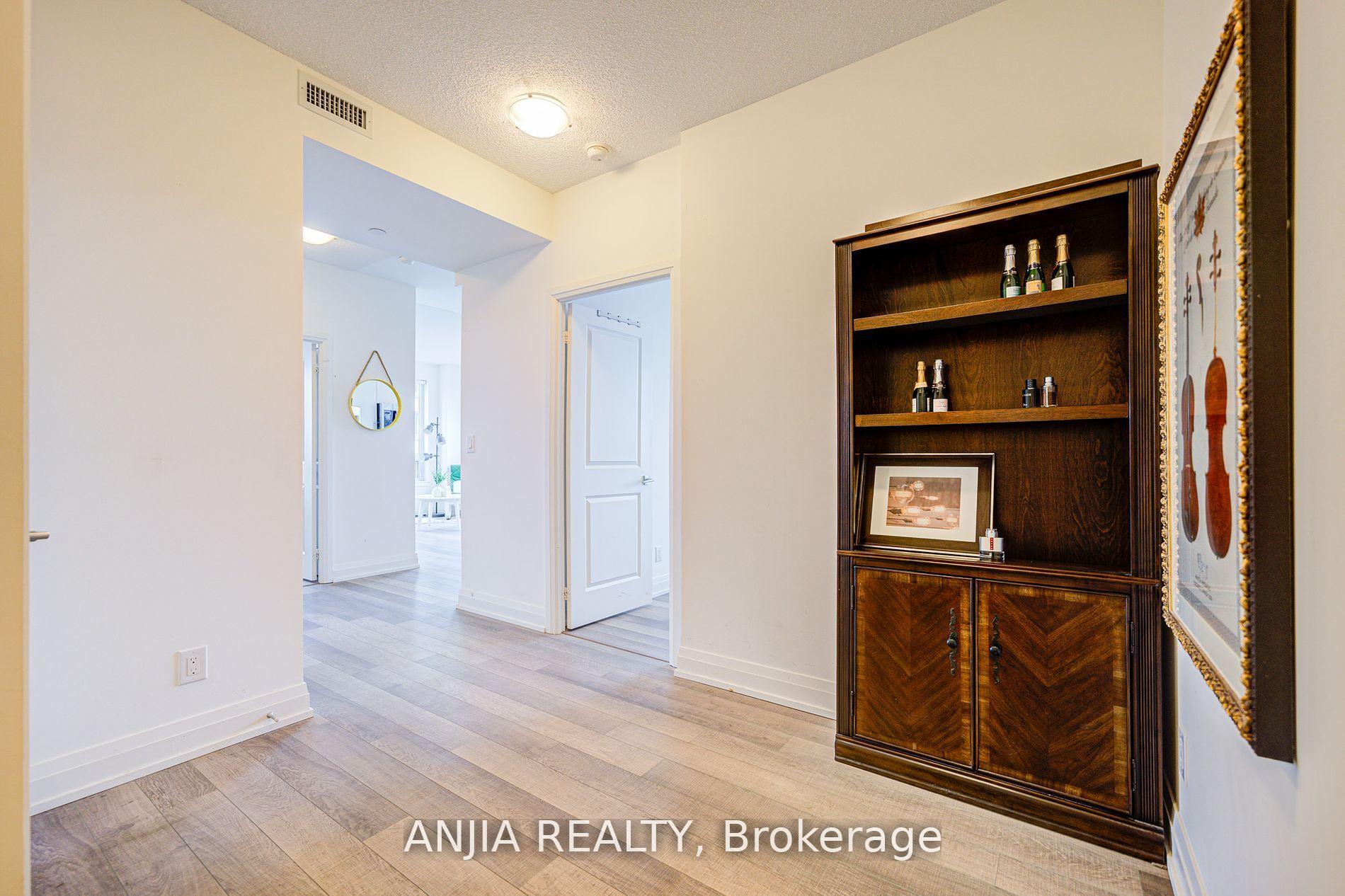 Photo 5 of Unit 2012, 7165 Yonge Street, Markham, Grandview — HOMEH