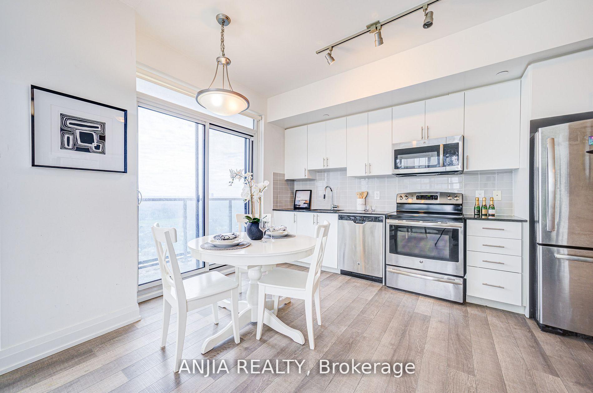Photo 6 of Unit 2012, 7165 Yonge Street, Markham, Grandview — HOMEH