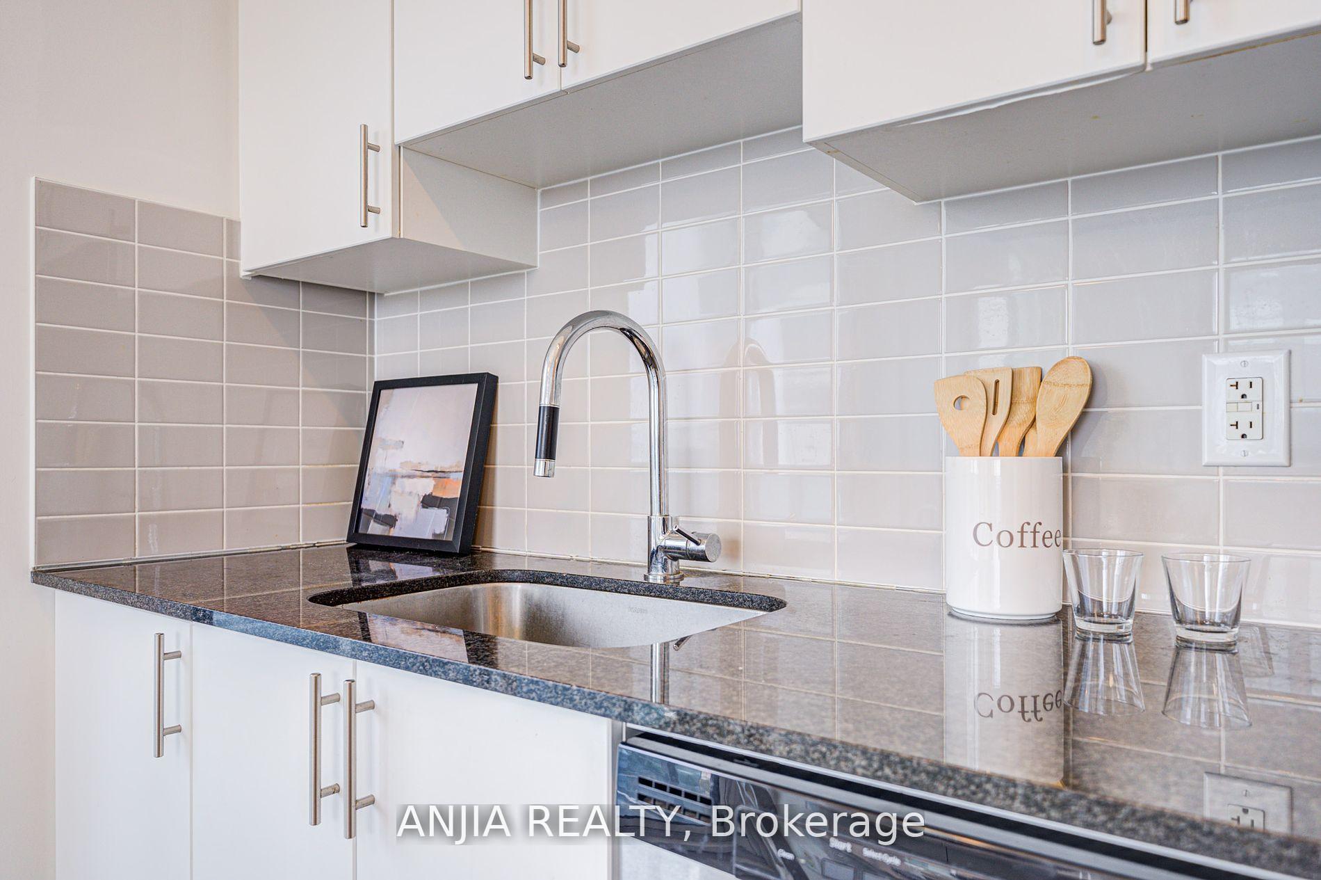 Photo 9 of Unit 2012, 7165 Yonge Street, Markham, Grandview — HOMEH