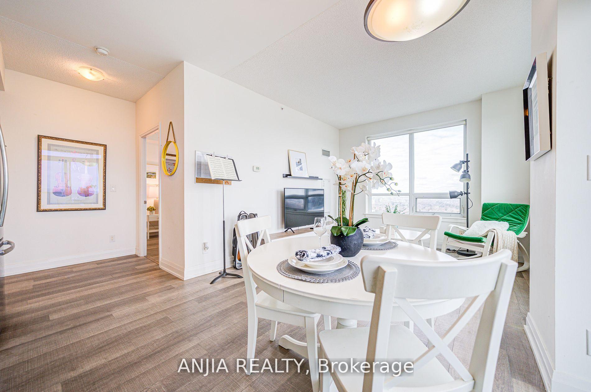 Photo 13 of Unit 2012, 7165 Yonge Street, Markham, Grandview — HOMEH