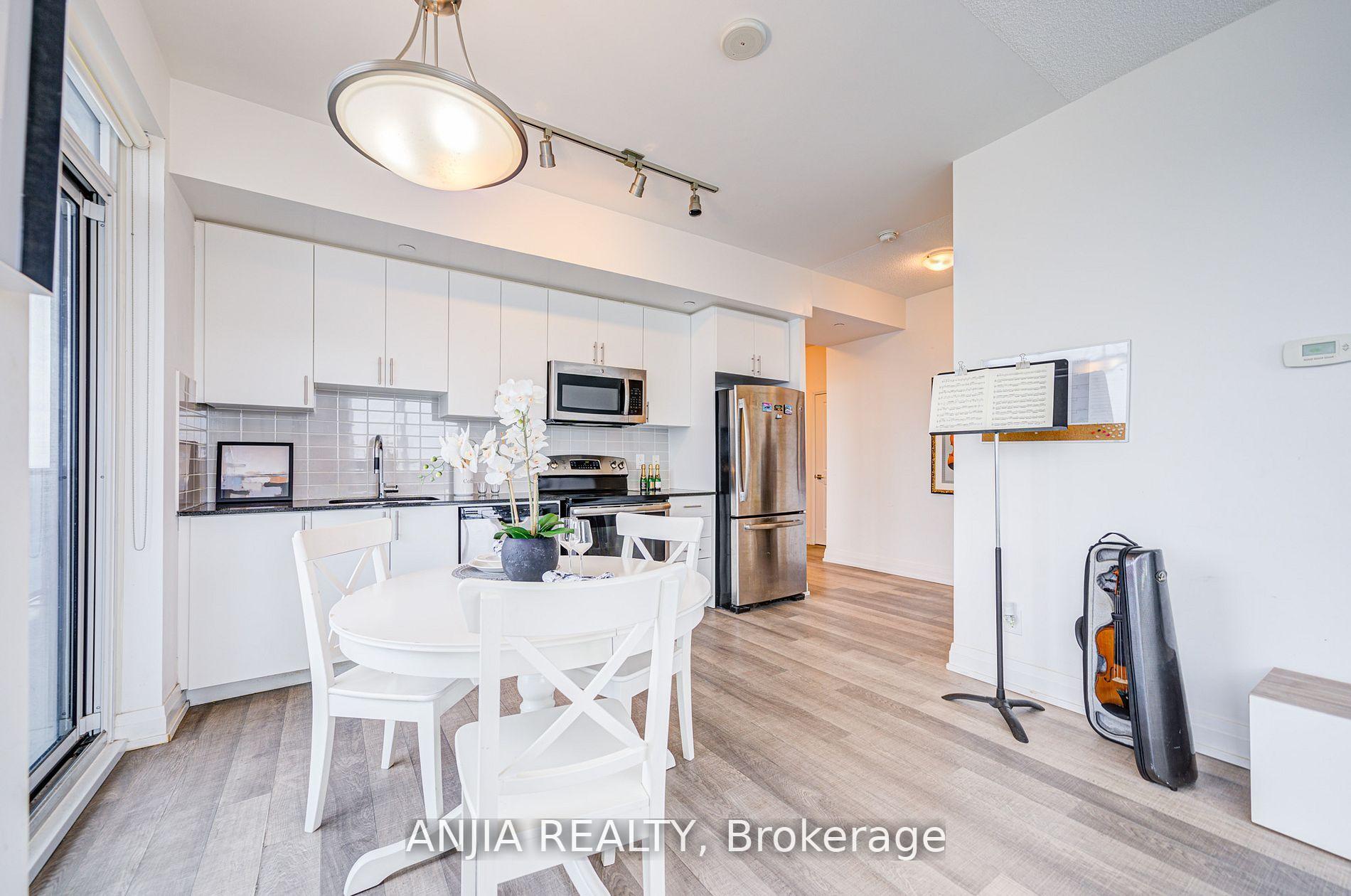Photo 19 of Unit 2012, 7165 Yonge Street, Markham, Grandview — HOMEH