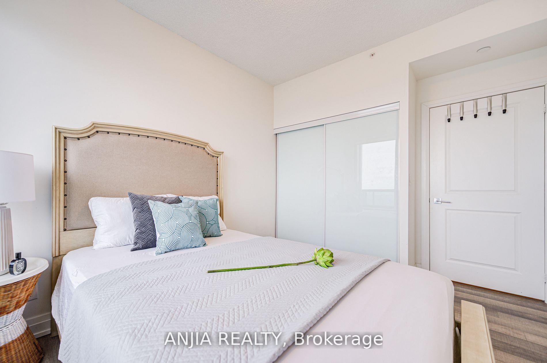 Photo 21 of Unit 2012, 7165 Yonge Street, Markham, Grandview — HOMEH